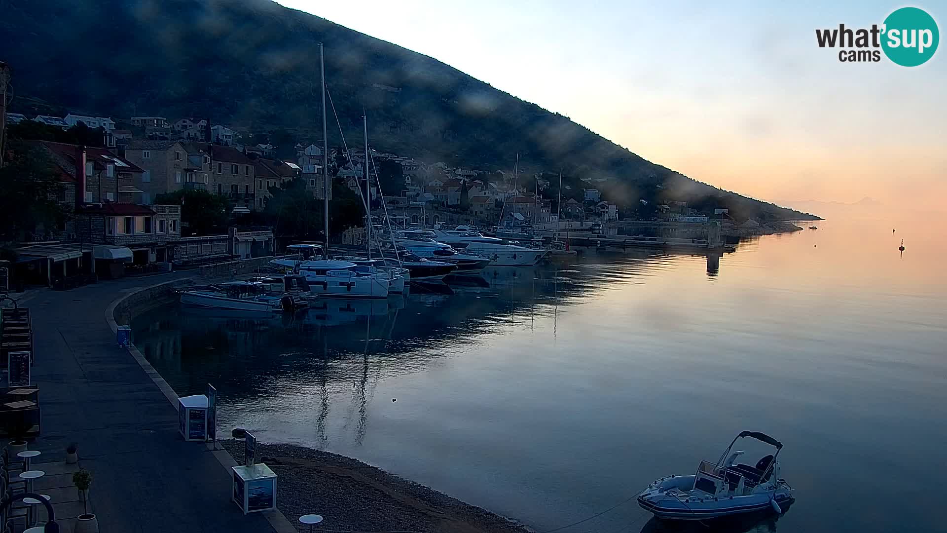 Webcam Bol Hafen & Ortszentrum – Liveblick aus Bol auf der Insel Brač
