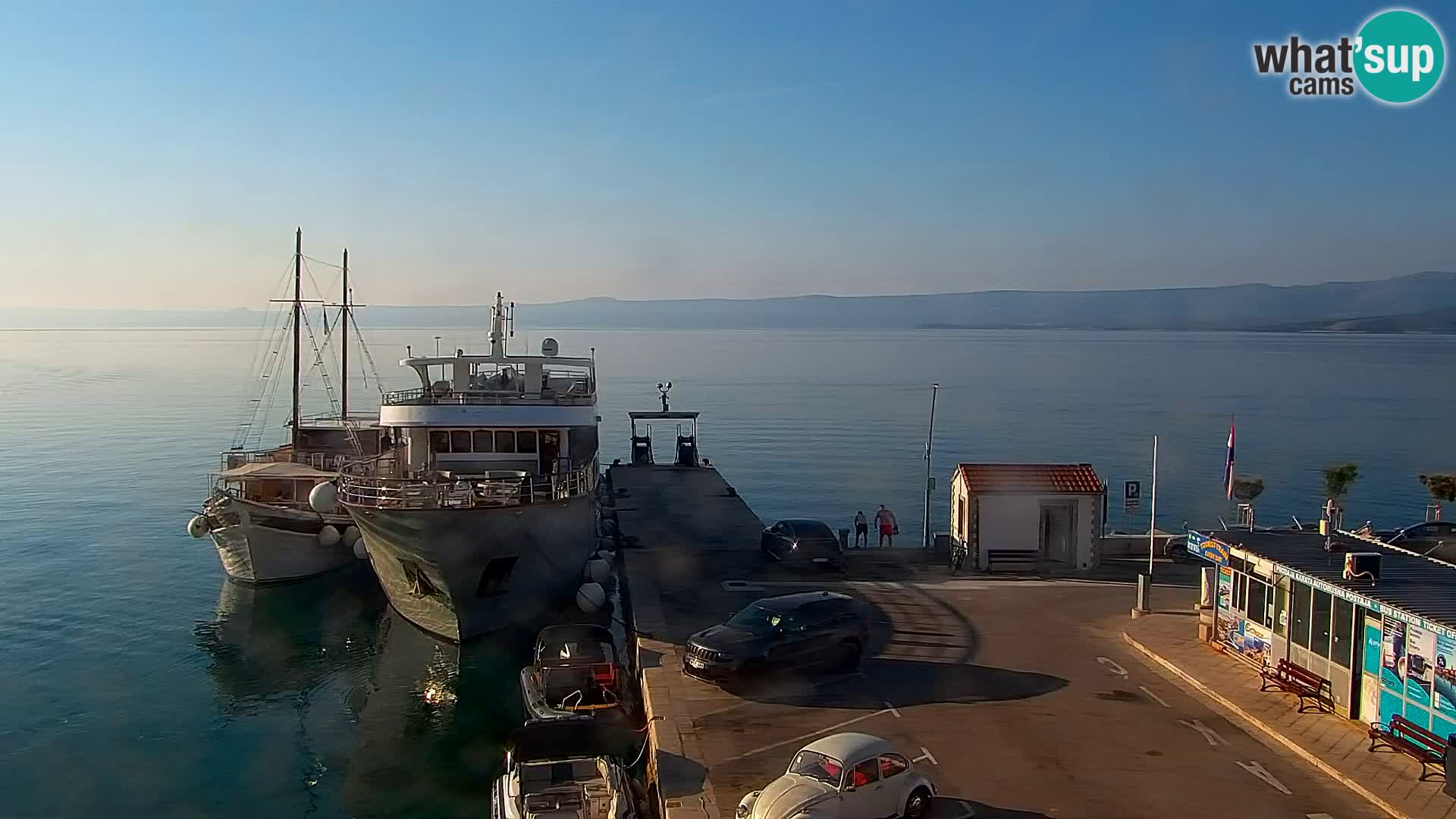 Webcam Bol Town Center & Marina – Live View from Bol, Brač