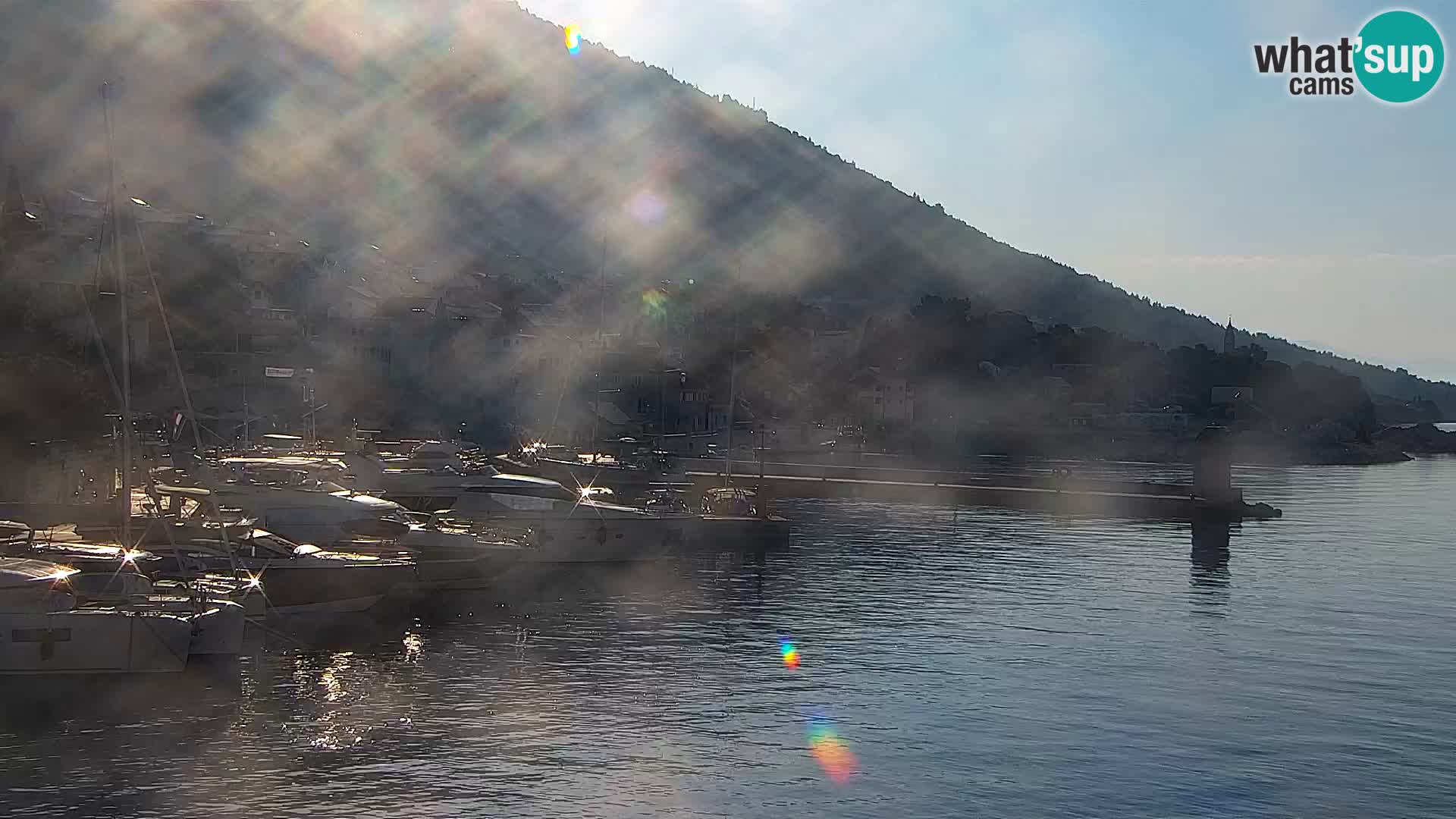 Webcam Bol Centro e Marina – Vista live dal porto di Bol
