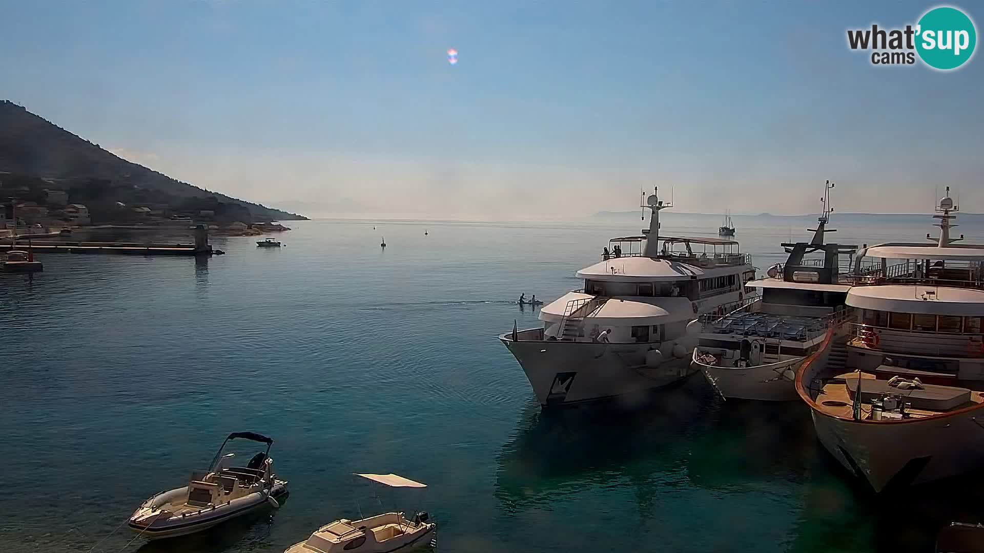 Webcam Bol Centre-Ville & Marina – Vue en direct depuis Bol, île de Brač