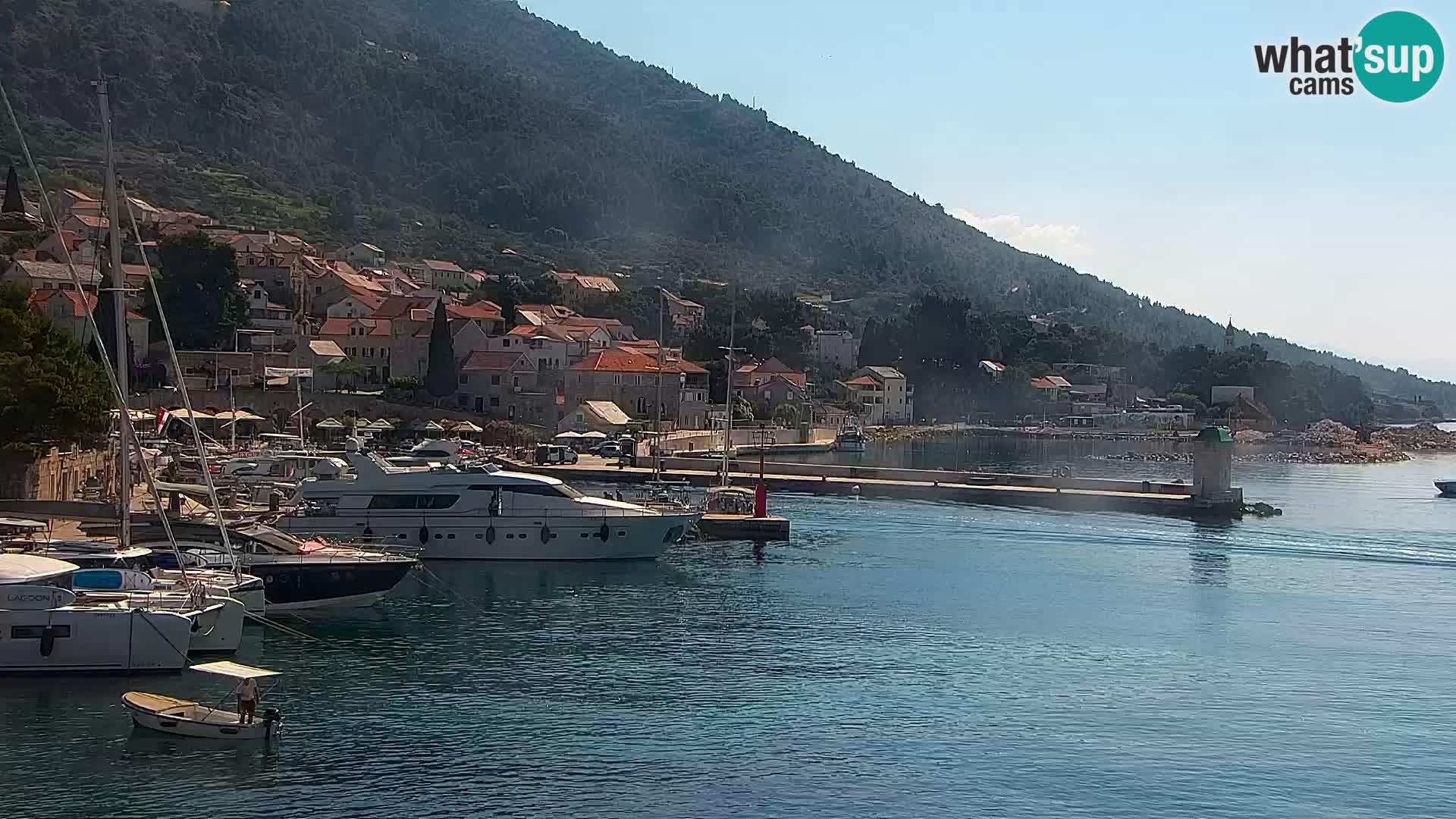 Webcam Bol Hafen & Ortszentrum – Liveblick aus Bol auf der Insel Brač
