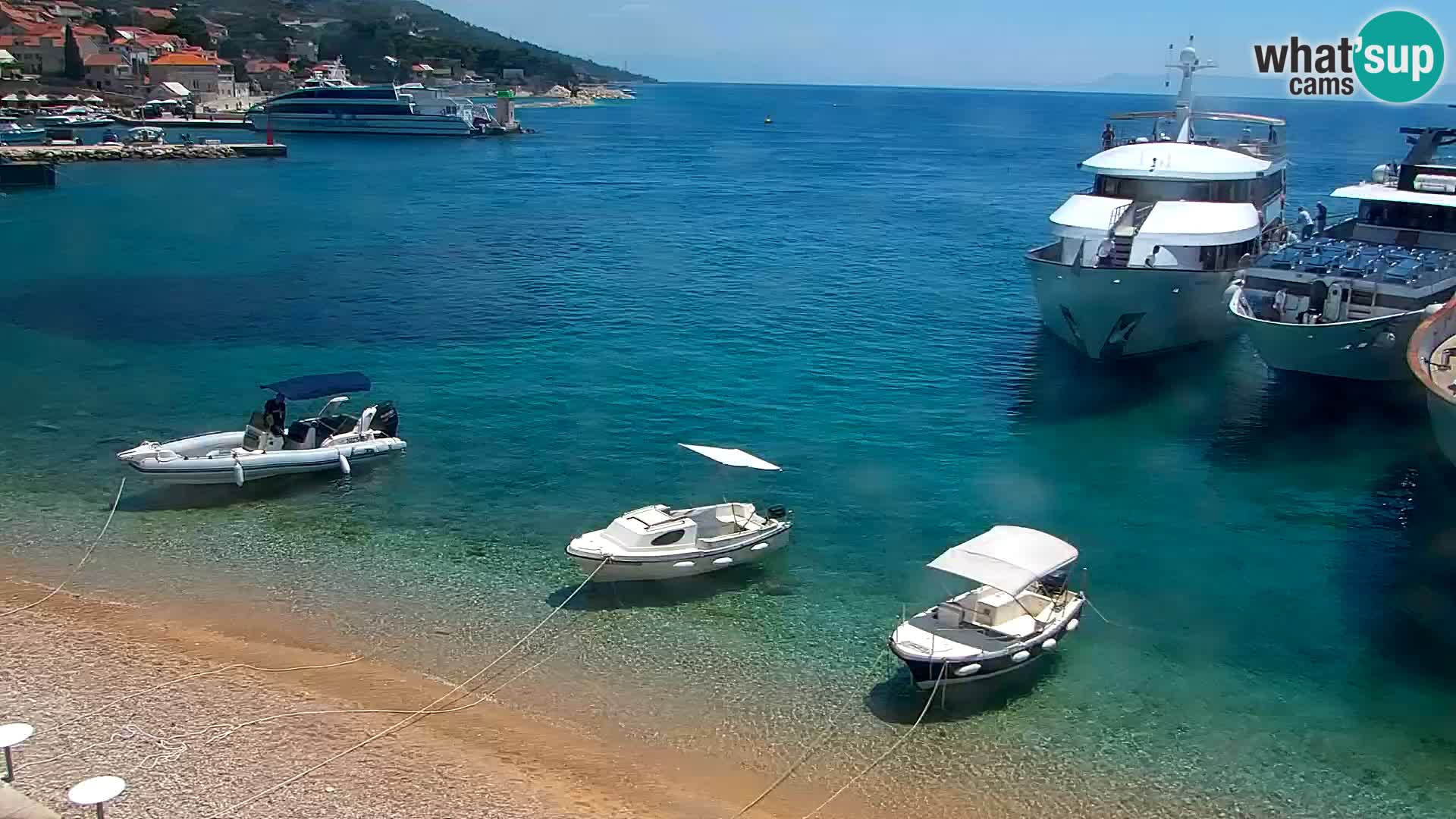 Webcam Bol Centro e Marina – Vista live dal porto di Bol