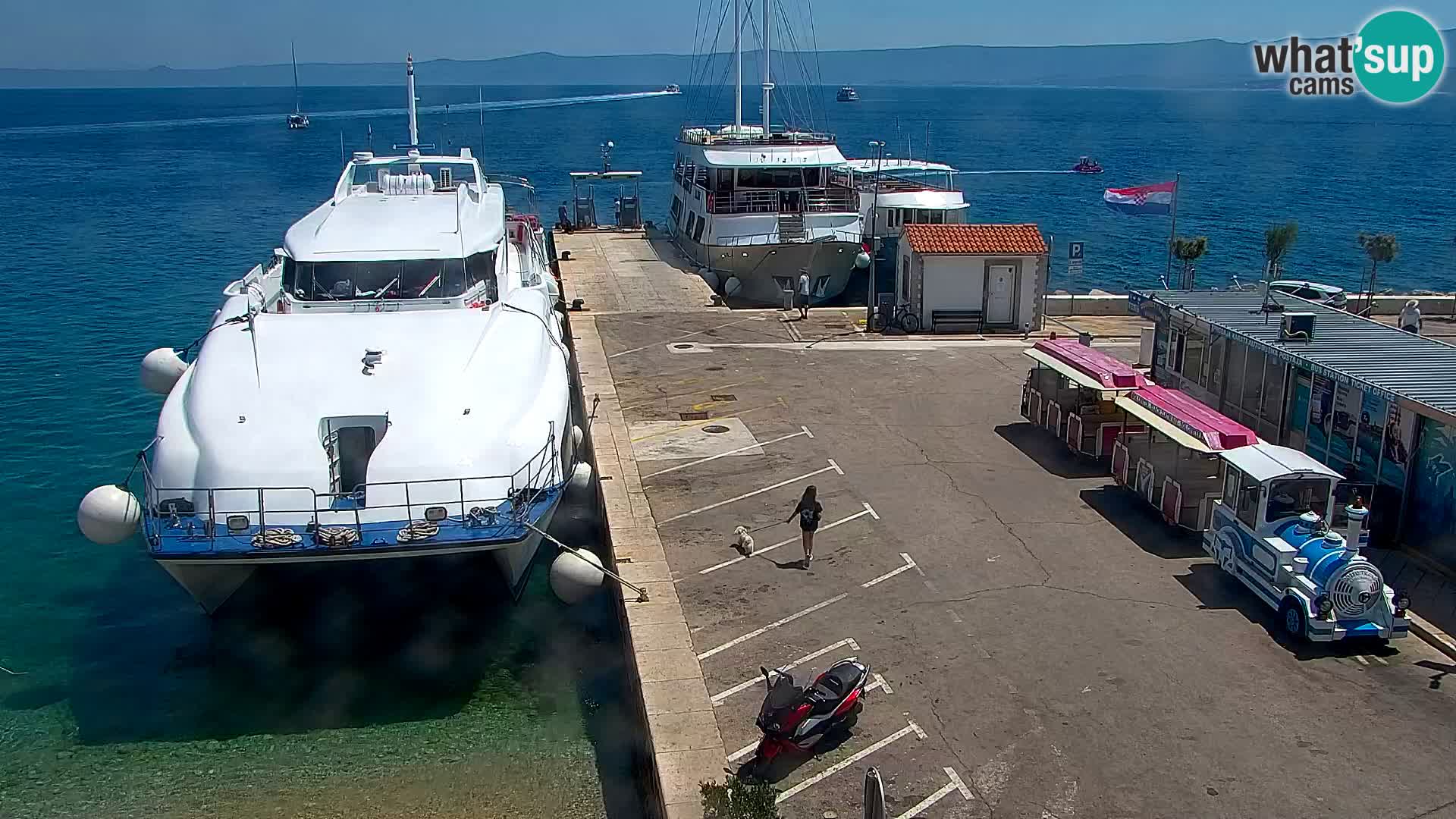 Webcam Bol Centro e Marina – Vista live dal porto di Bol