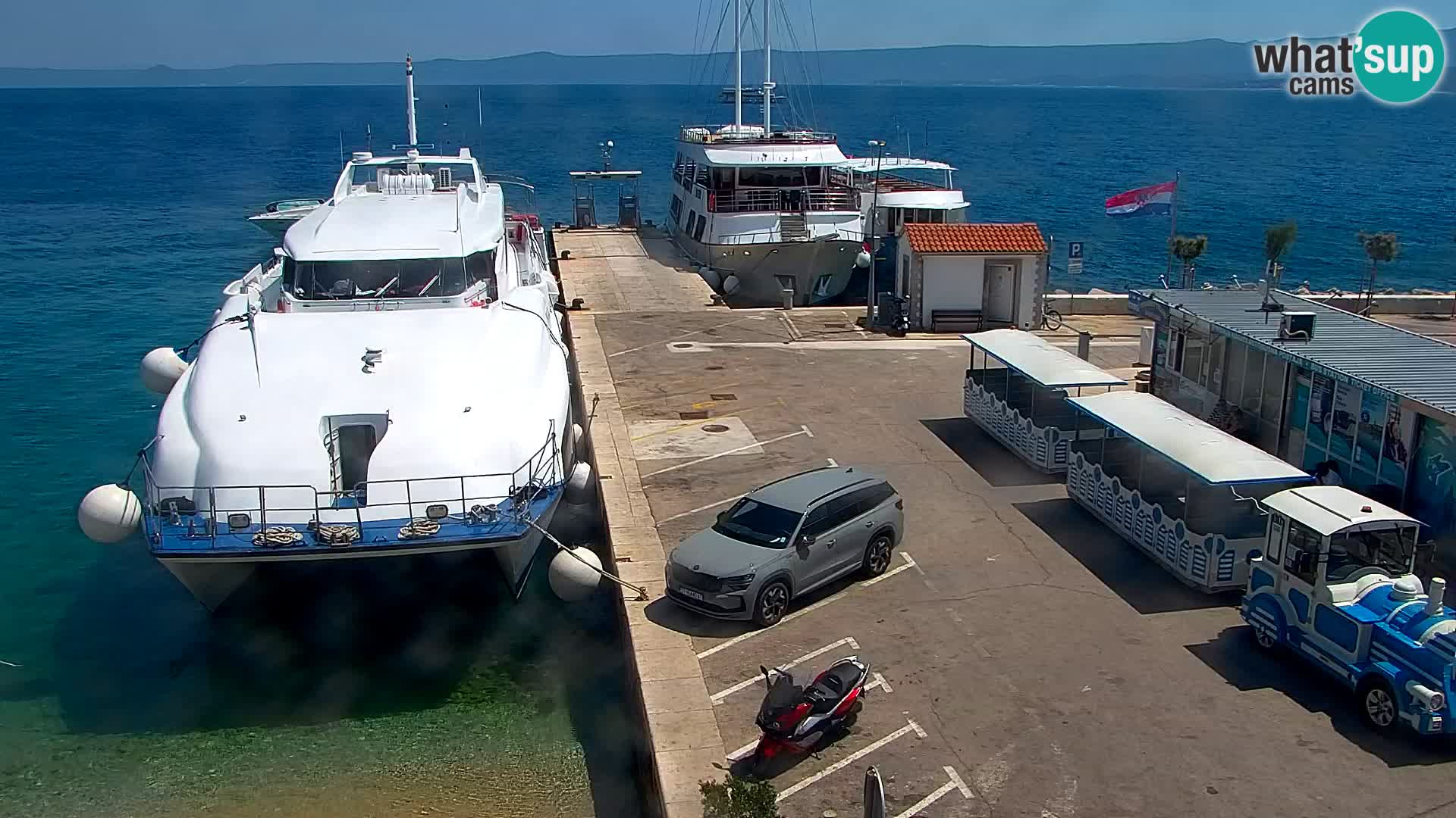 Webcam Bol Town Center & Marina – Live View from Bol, Brač