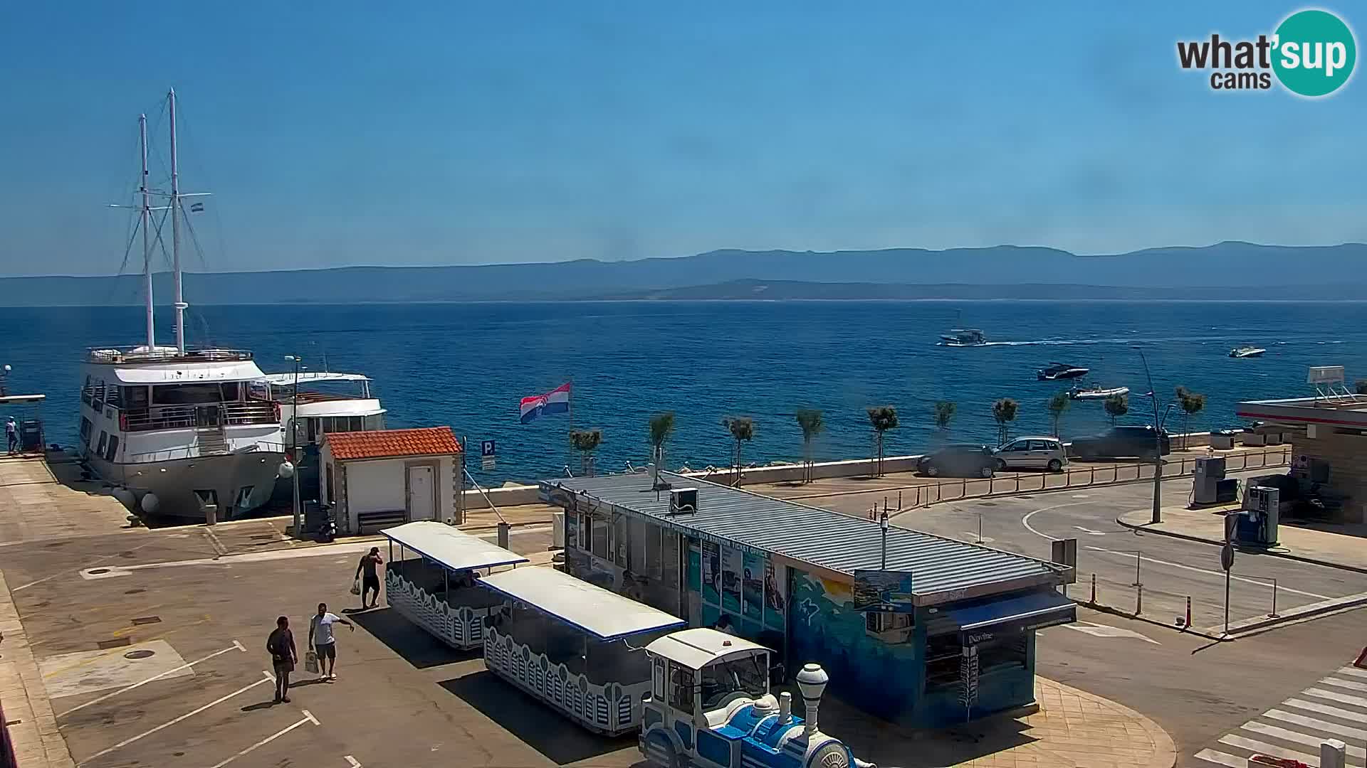 Webcam Bol Town Center & Marina – Live View from Bol, Brač