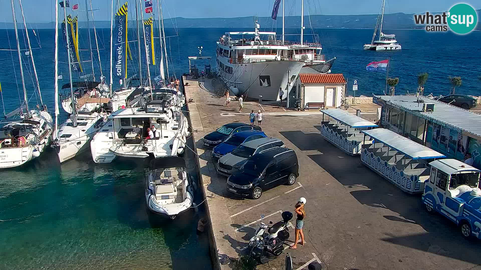 Webcam Bol Hafen & Ortszentrum – Liveblick aus Bol auf der Insel Brač