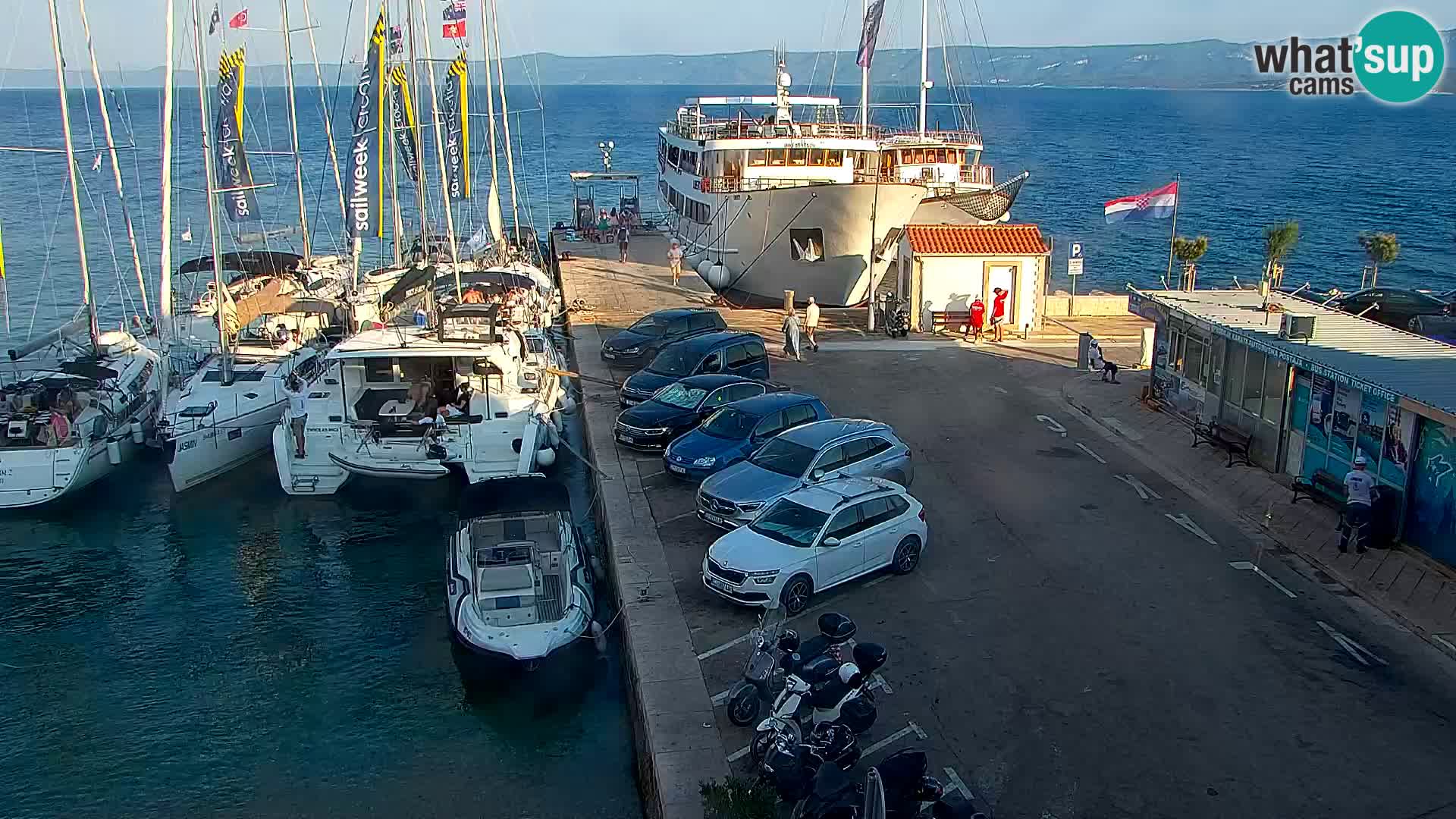 Webcam Bol Centre-Ville & Marina – Vue en direct depuis Bol, île de Brač