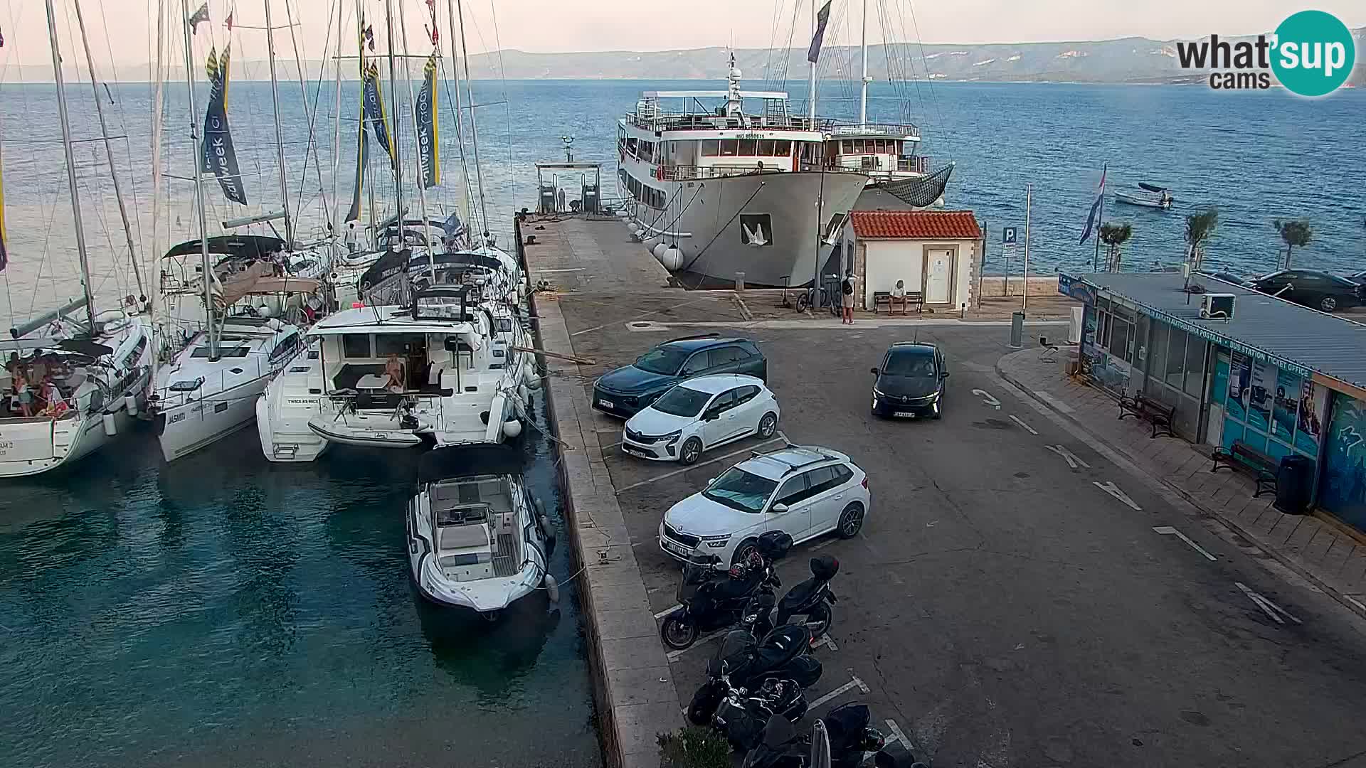 Webcam Bol Town Center & Marina – Live View from Bol, Brač