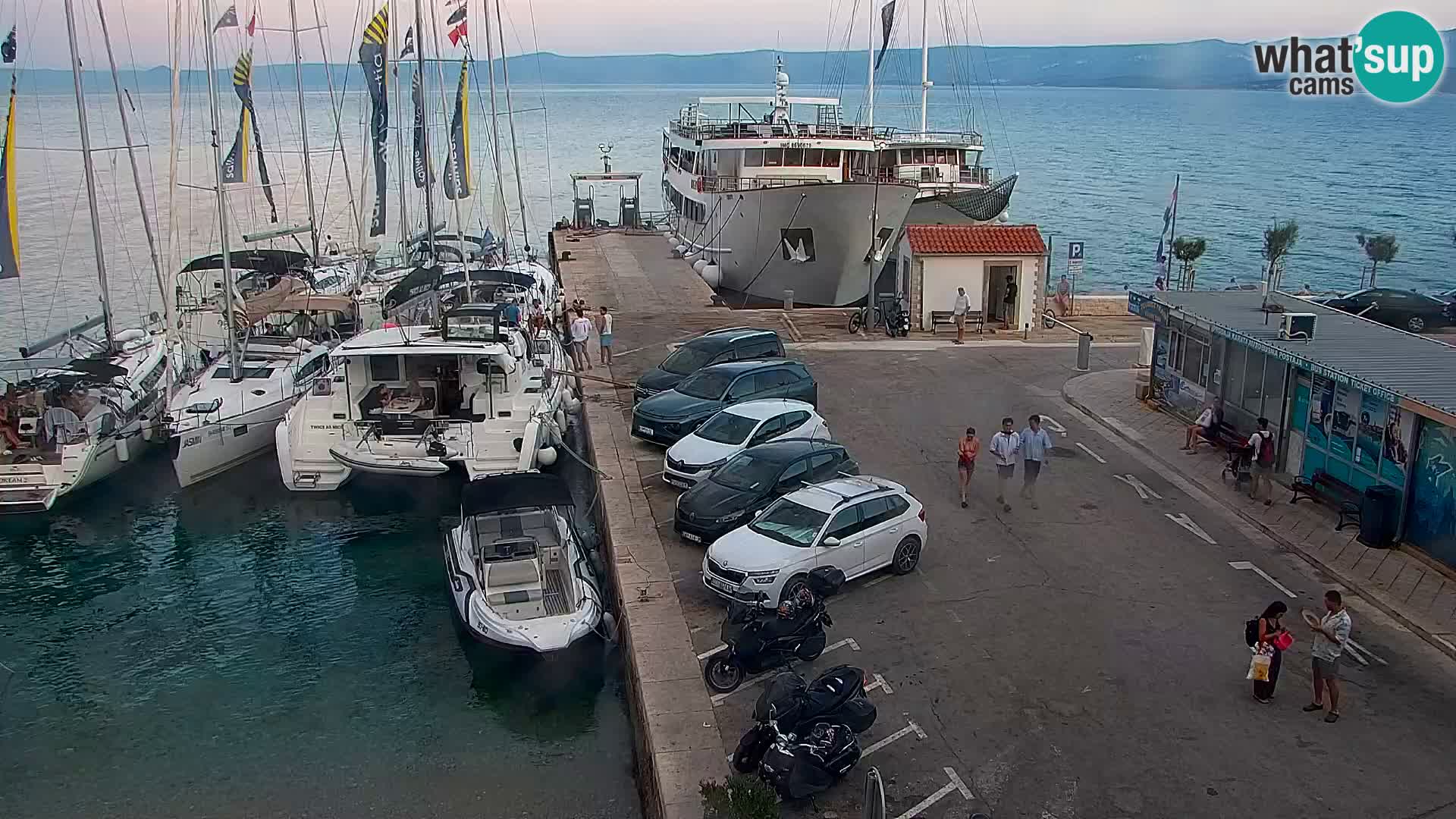 Webcam Bol Town Center & Marina – Live View from Bol, Brač