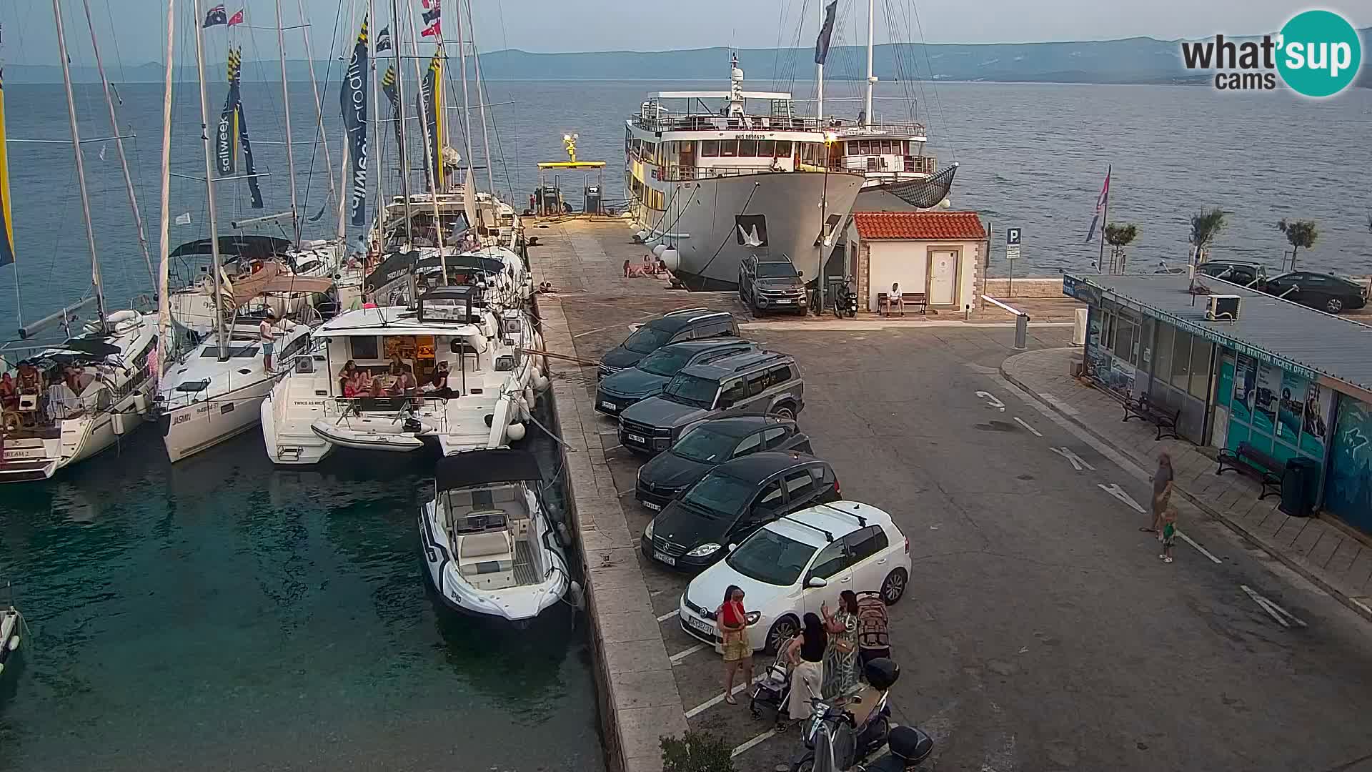 Webcam Bol Hafen & Ortszentrum – Liveblick aus Bol auf der Insel Brač
