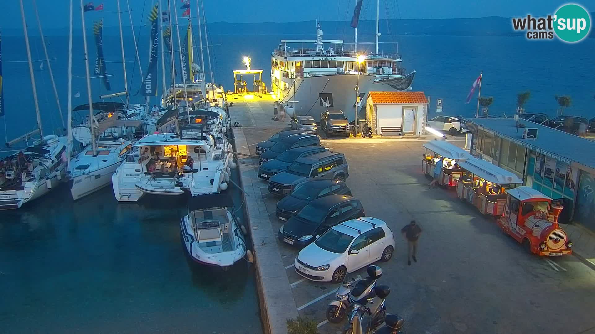 Webcam Bol Hafen & Ortszentrum – Liveblick aus Bol auf der Insel Brač