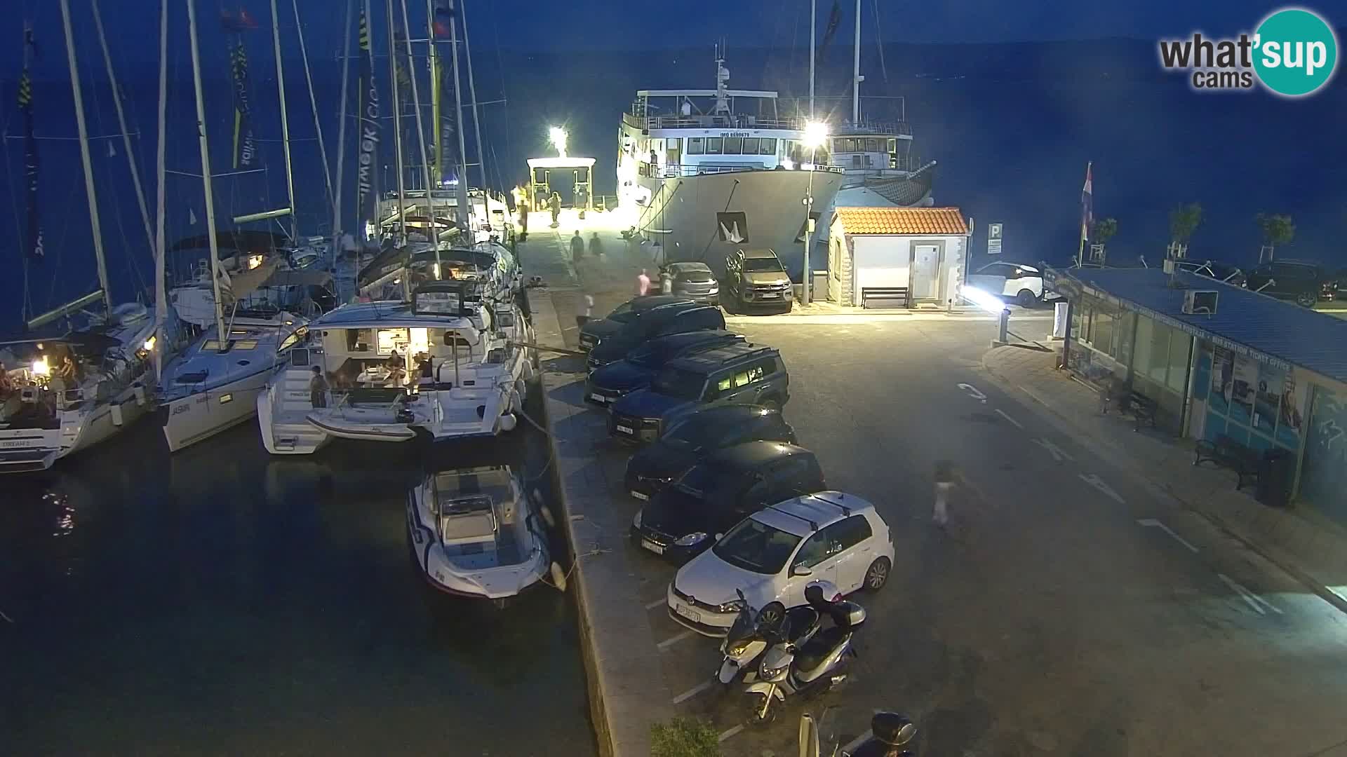 Webcam Bol Centro e Marina – Vista live dal porto di Bol