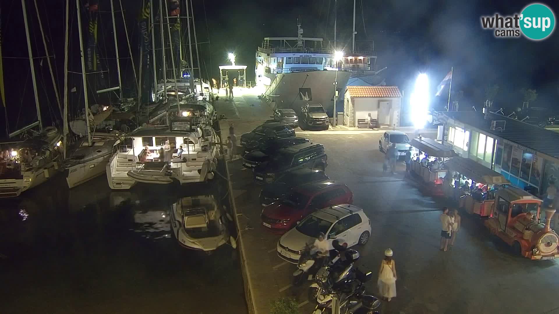 Webcam Bol Hafen & Ortszentrum – Liveblick aus Bol auf der Insel Brač