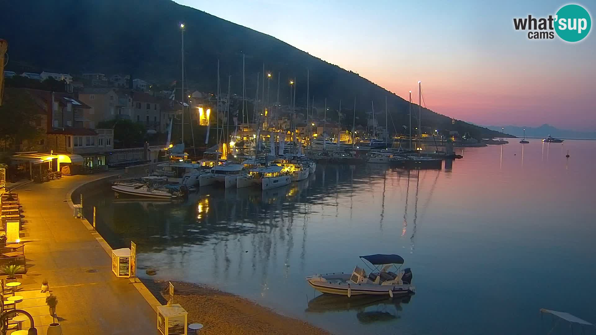Webcam Bol Town Center & Marina – Live View from Bol, Brač