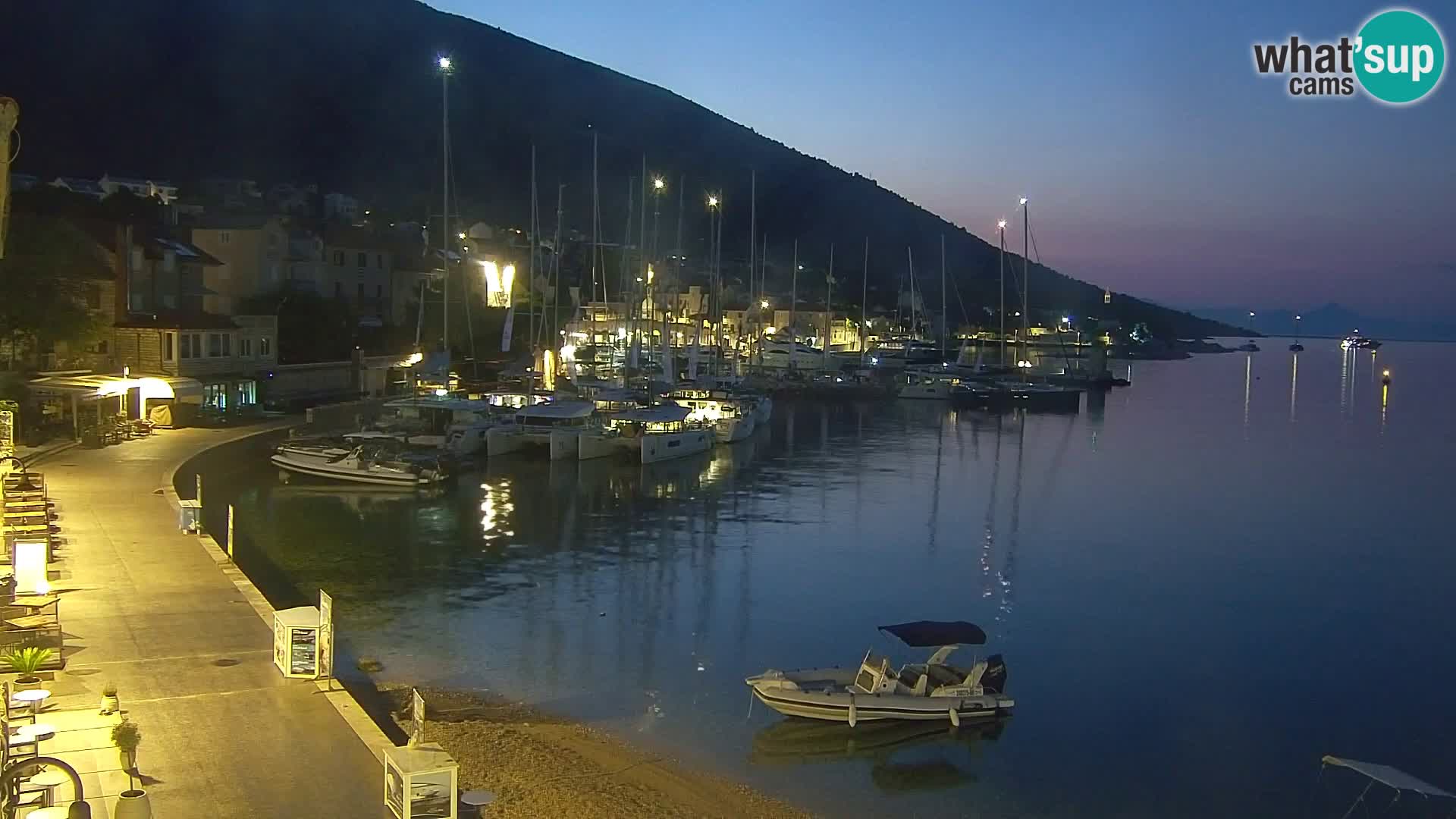 Webcam Bol Hafen & Ortszentrum – Liveblick aus Bol auf der Insel Brač