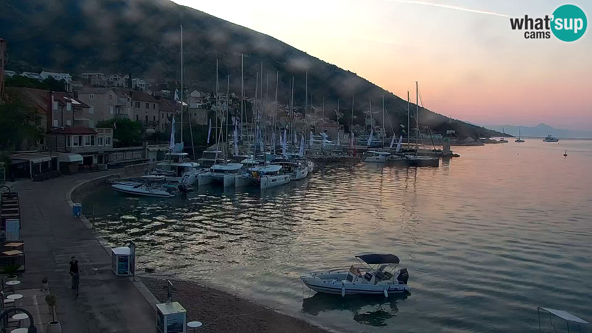 Webcam Bol Town Center & Marina – Live View from Bol, Brač