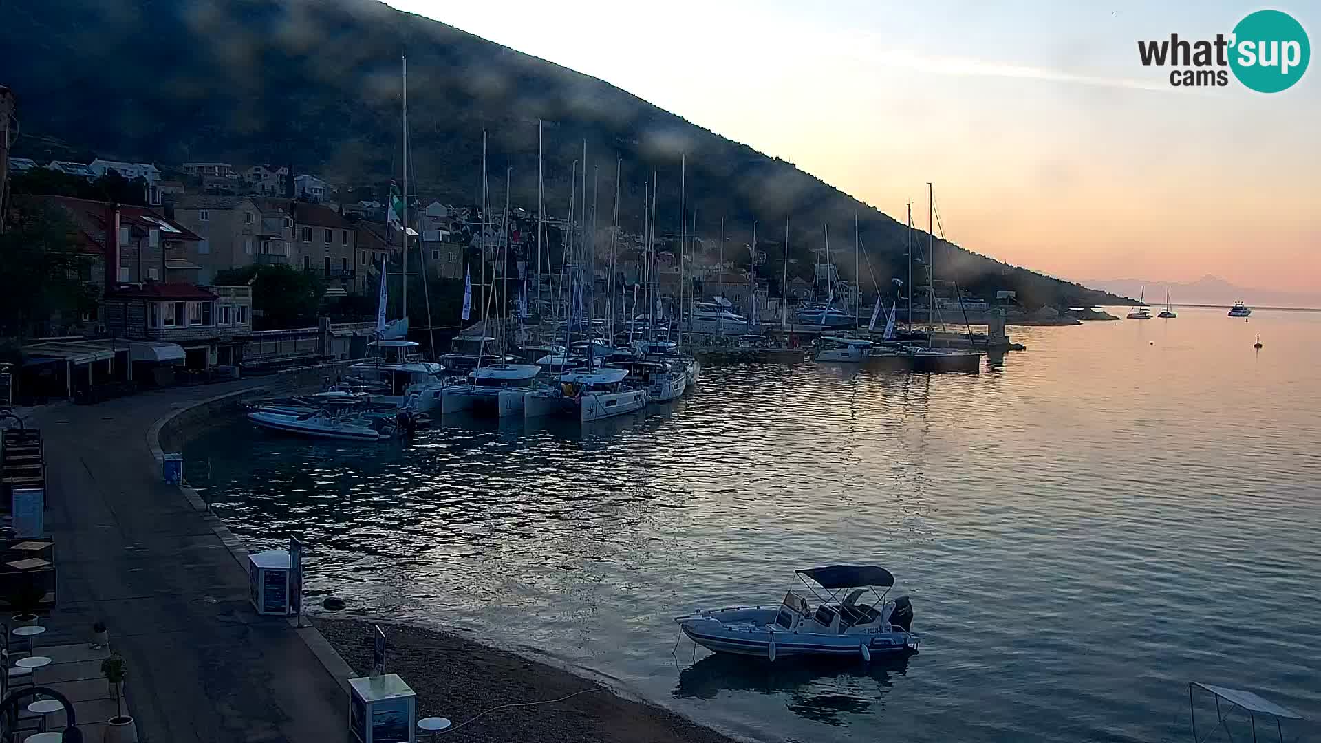 Webcam Bol Hafen & Ortszentrum – Liveblick aus Bol auf der Insel Brač