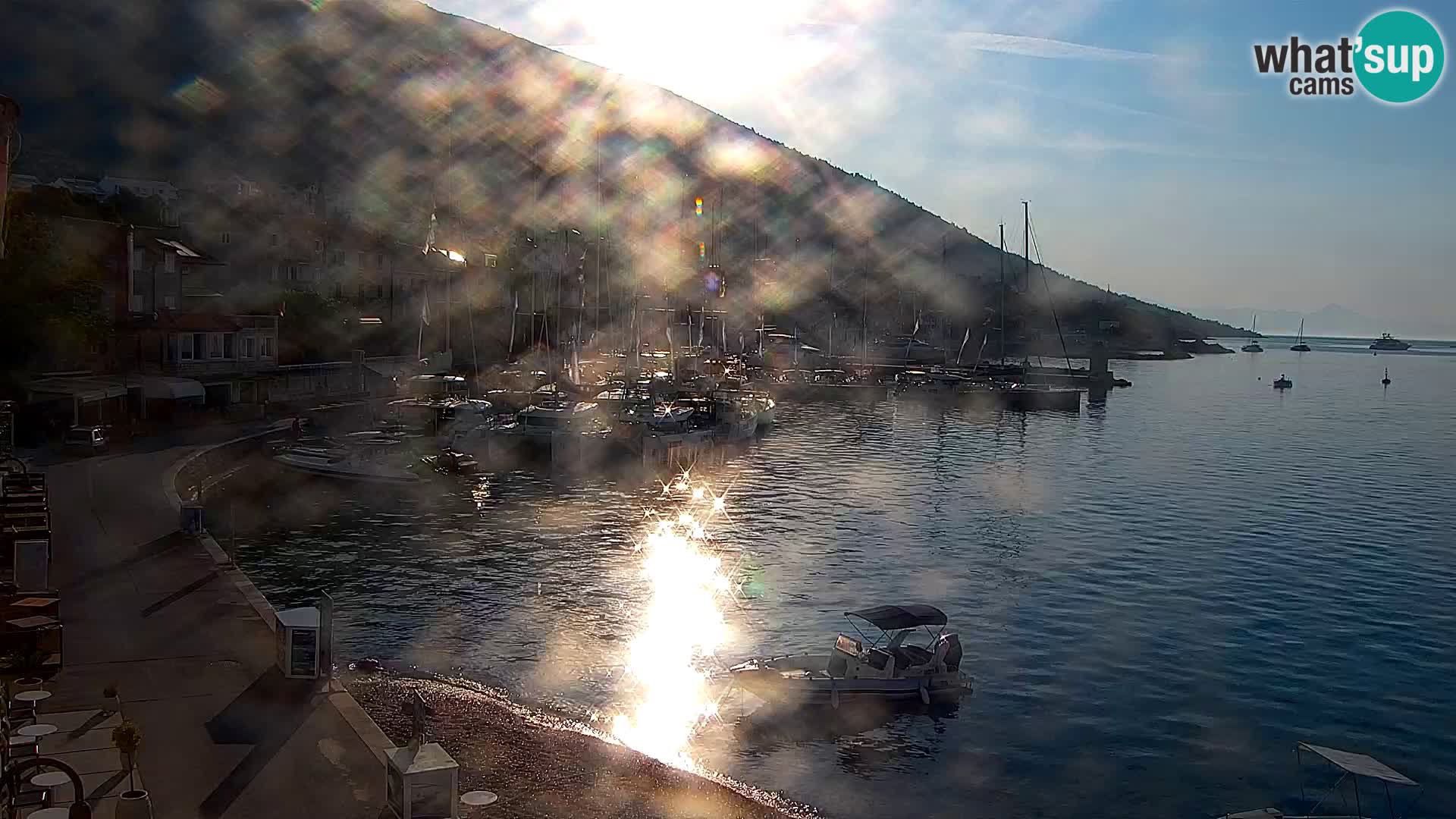 Webcam Bol Centro e Marina – Vista live dal porto di Bol