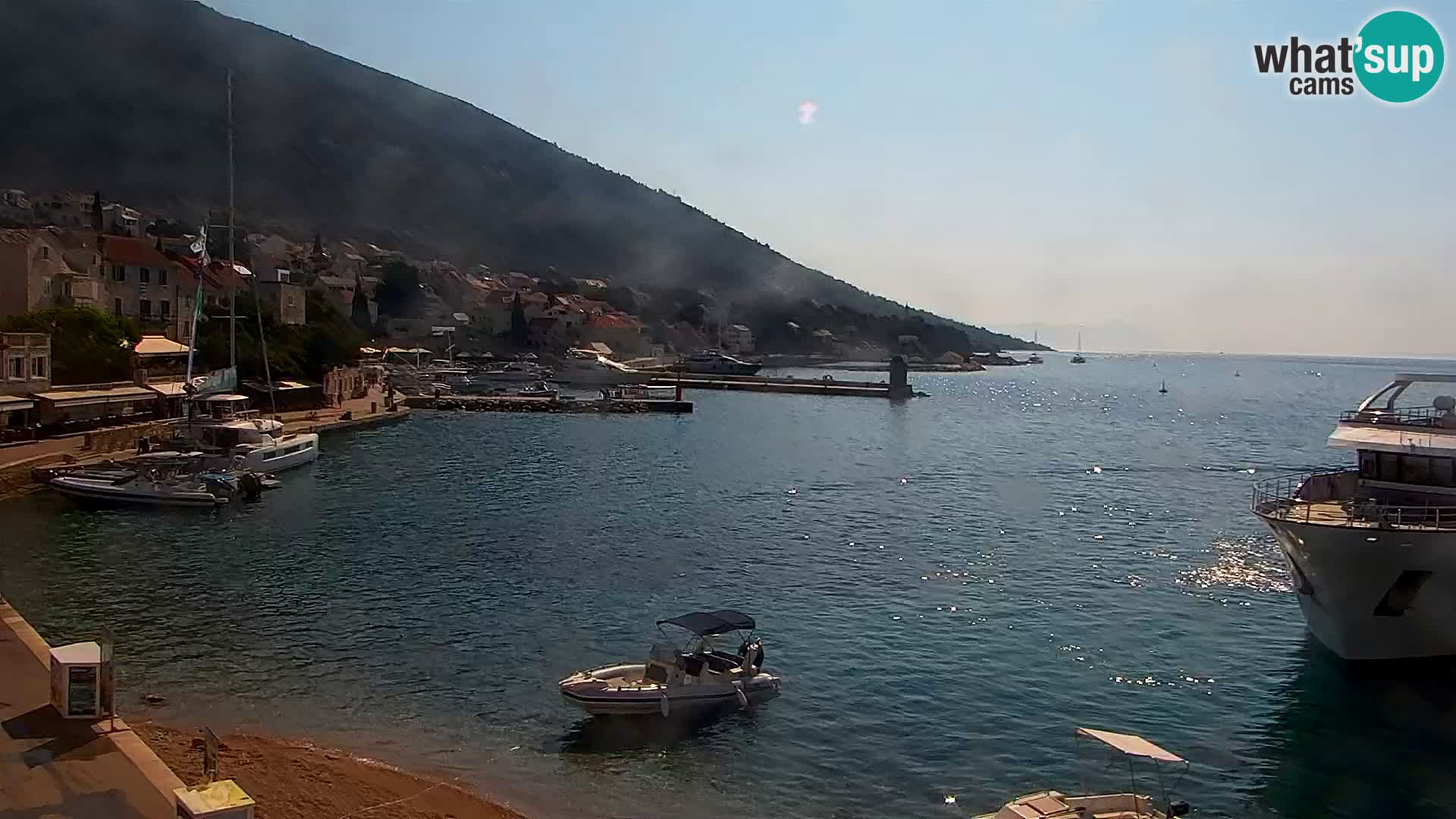 Webcam Bol Town Center & Marina – Live View from Bol, Brač