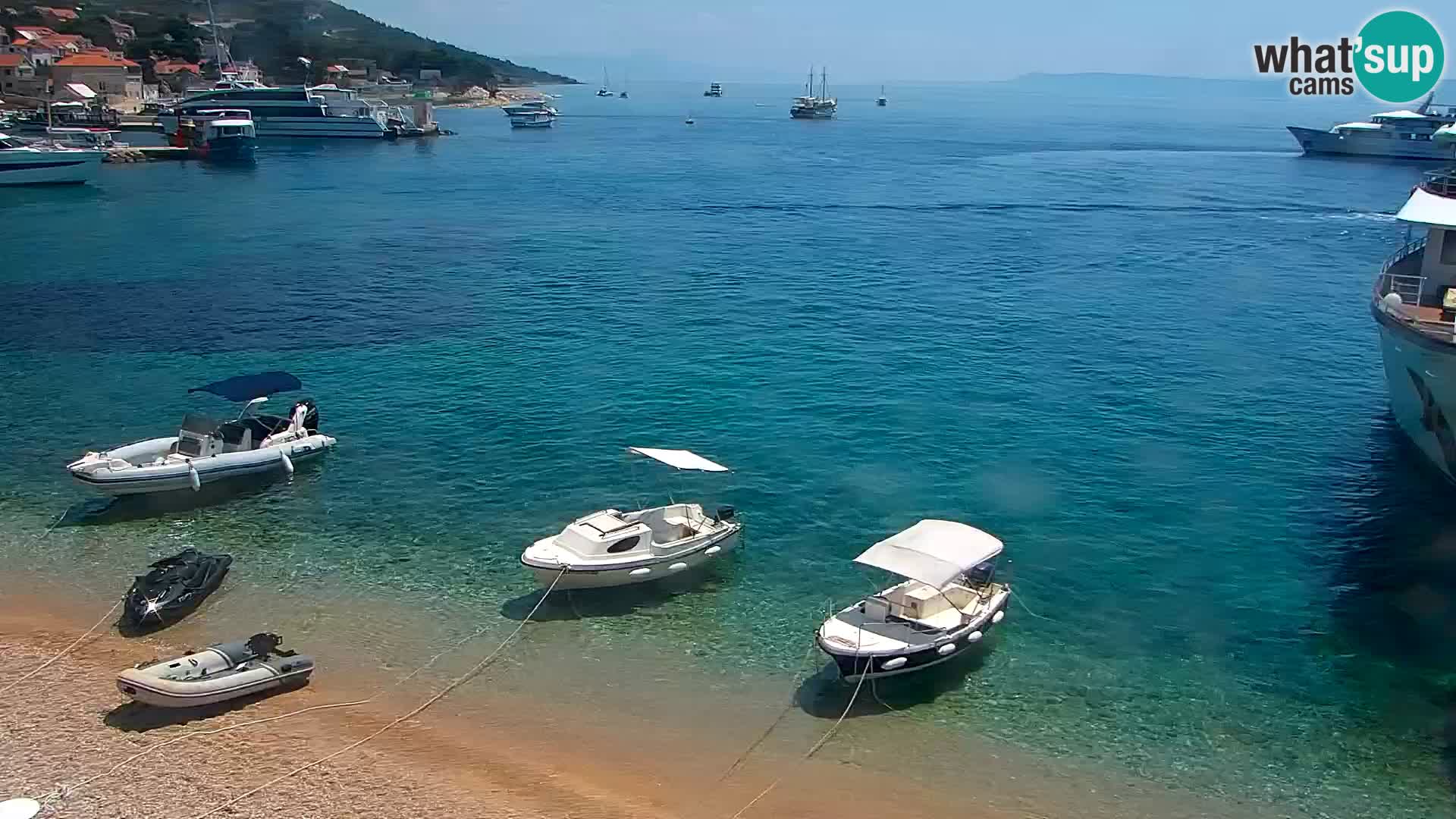 Webcam Bol Centro e Marina – Vista live dal porto di Bol