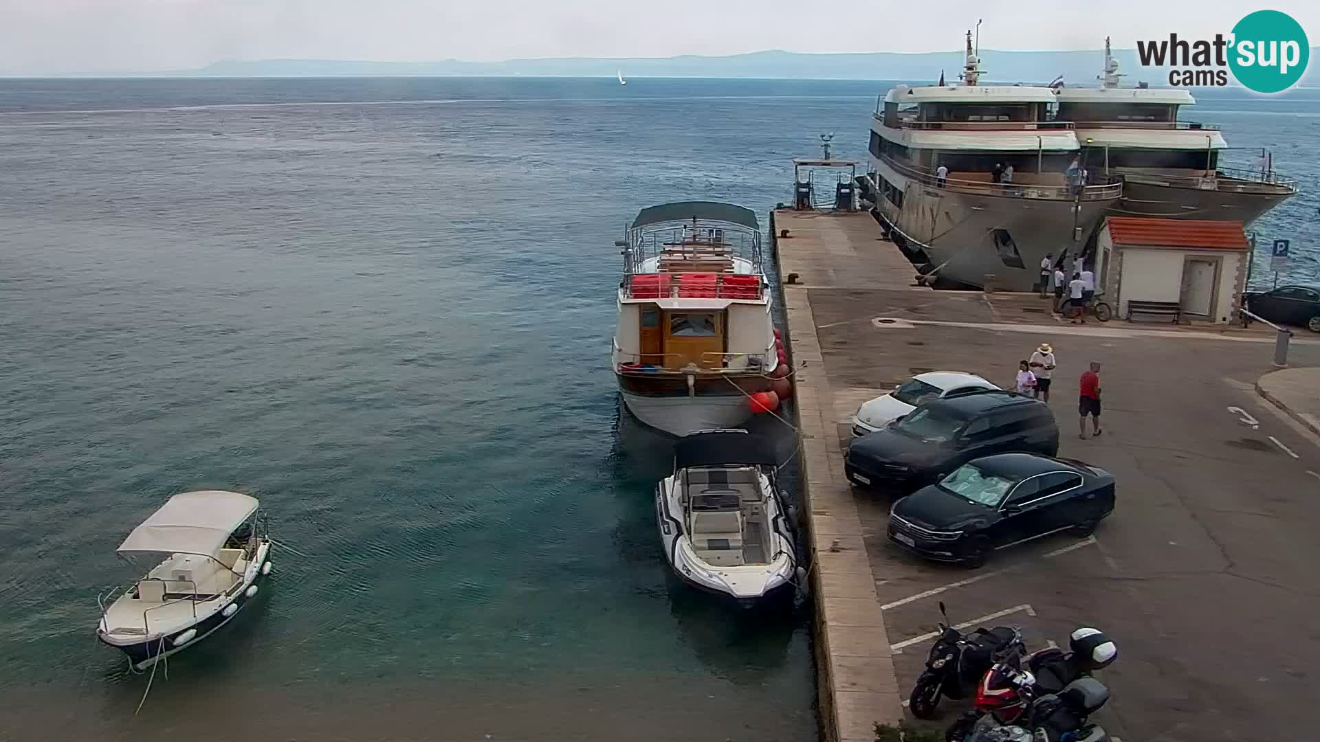Webcam Bol Town Center & Marina – Live View from Bol, Brač