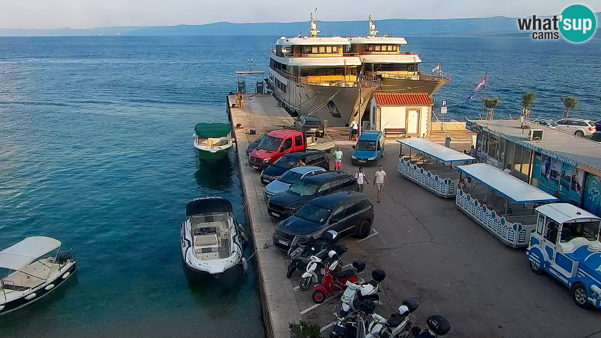 Webcam Bol Town Center & Marina – Live View from Bol, Brač