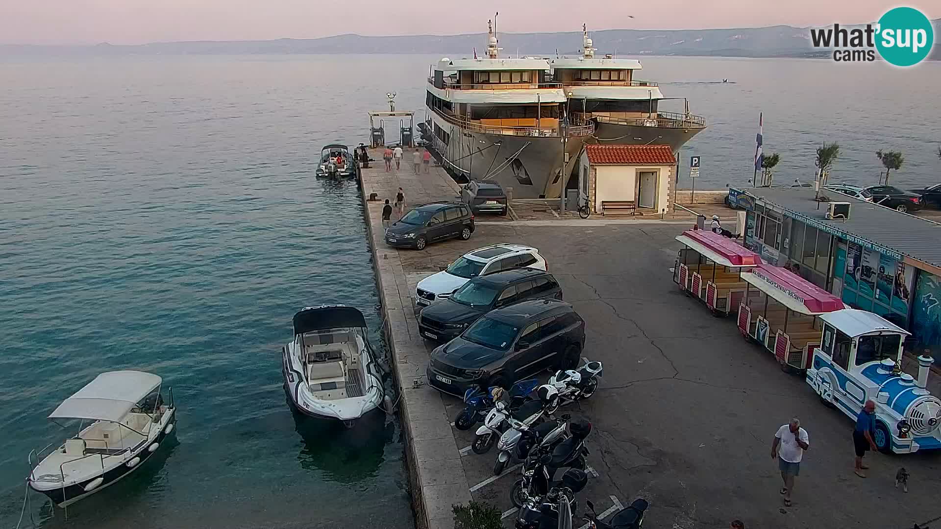 Webcam Bol Hafen & Ortszentrum – Liveblick aus Bol auf der Insel Brač