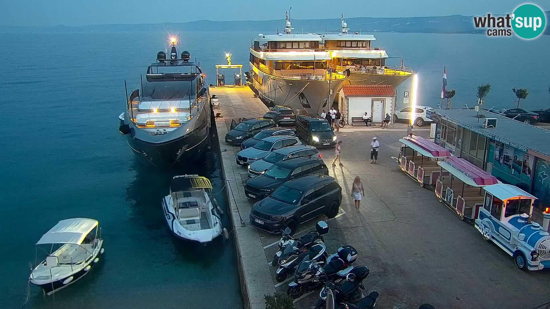Webcam Bol Hafen & Ortszentrum – Liveblick aus Bol auf der Insel Brač