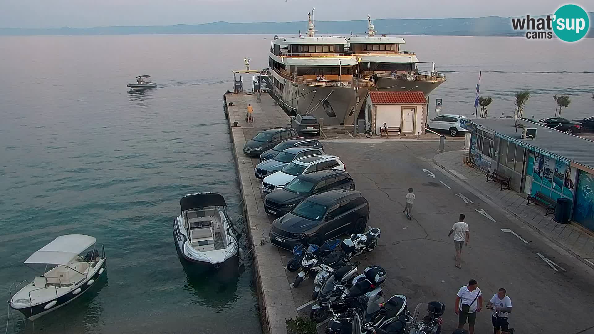 Webcam Bol Town Center & Marina – Live View from Bol, Brač
