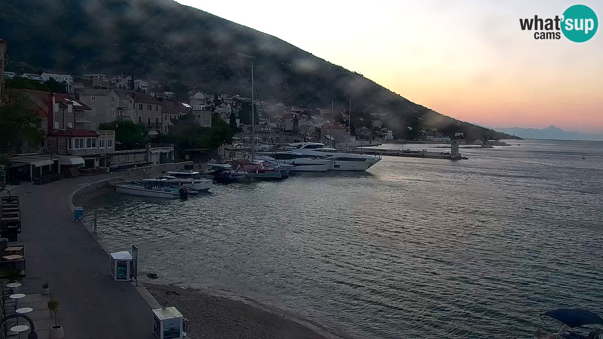 Webcam Bol Hafen & Ortszentrum – Liveblick aus Bol auf der Insel Brač