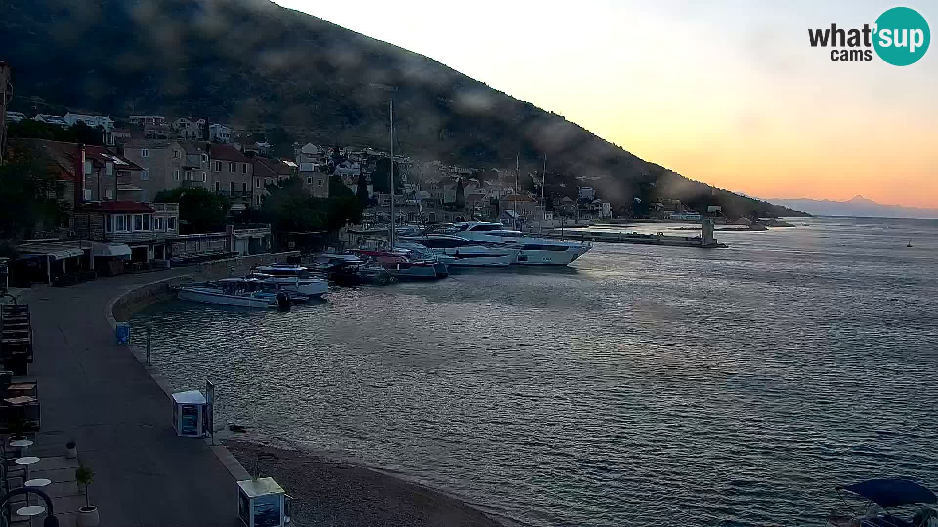 Webcam Bol Hafen & Ortszentrum – Liveblick aus Bol auf der Insel Brač