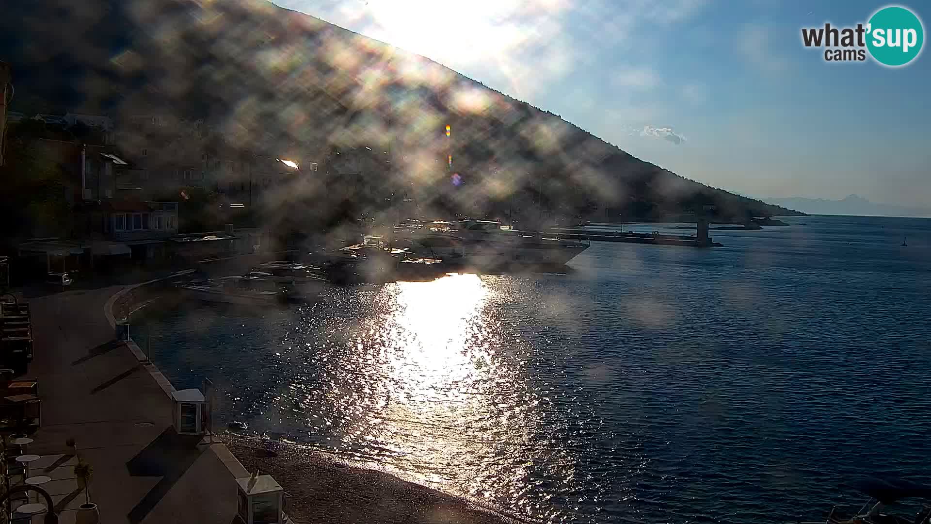 Webcam Bol Centro e Marina – Vista live dal porto di Bol