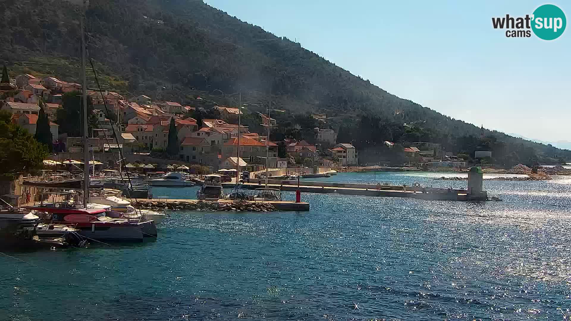 Webcam Bol Hafen & Ortszentrum – Liveblick aus Bol auf der Insel Brač
