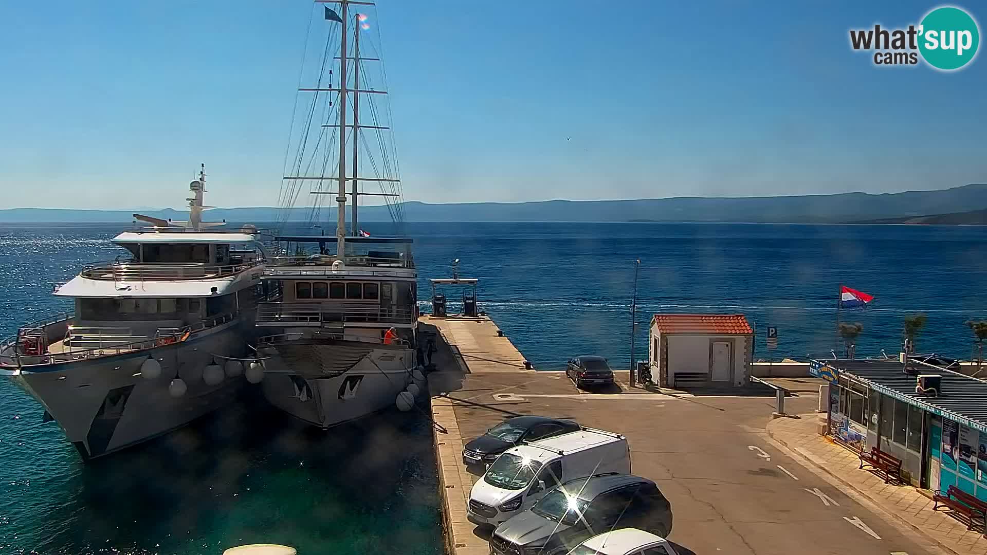 Webcam Bol Town Center & Marina – Live View from Bol, Brač