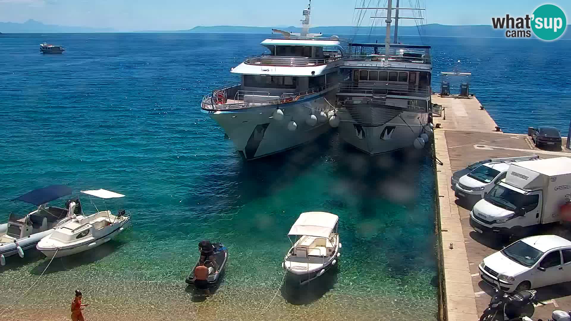 Webcam Bol Centro e Marina – Vista live dal porto di Bol