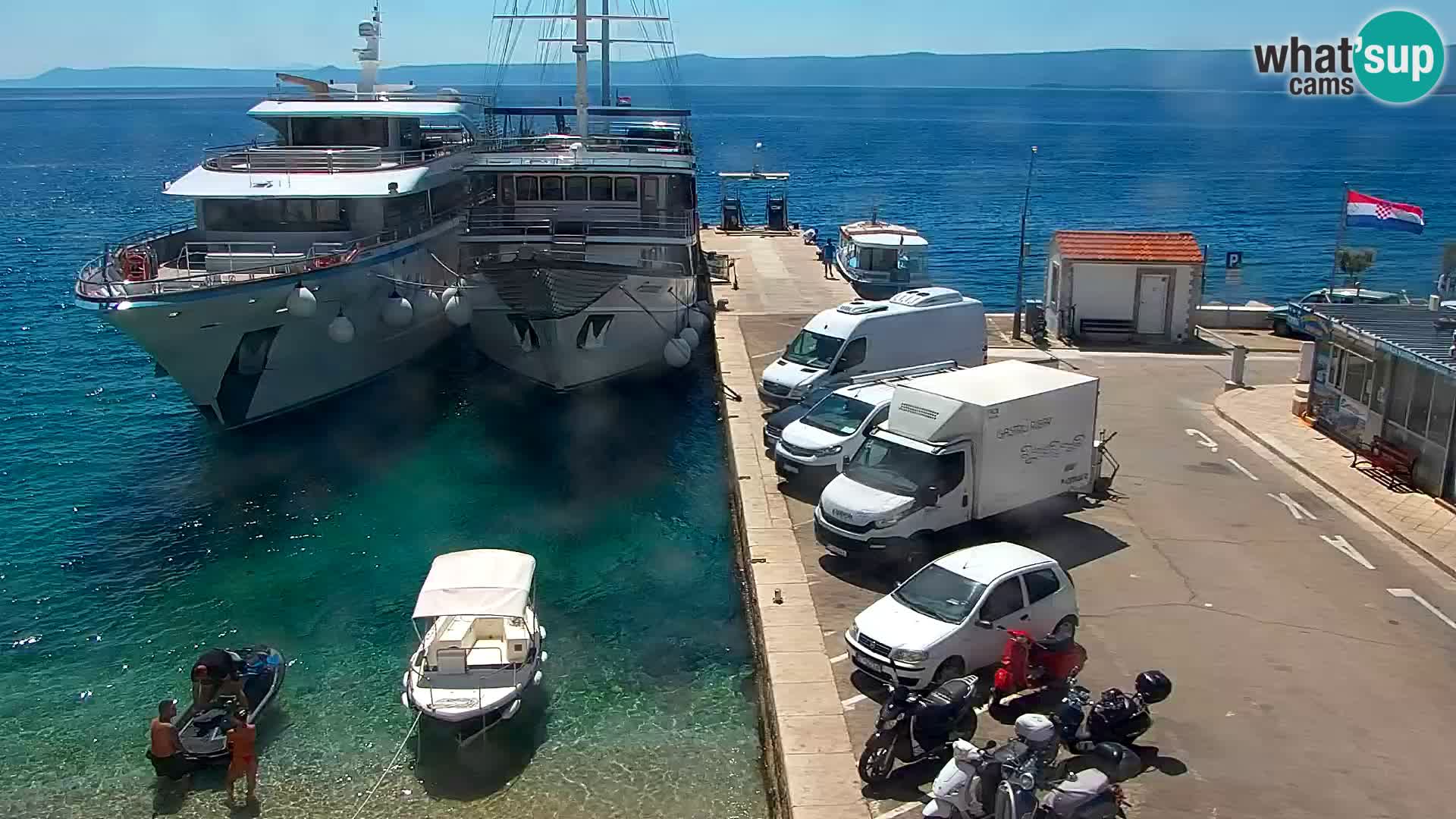 Webcam Bol Town Center & Marina – Live View from Bol, Brač