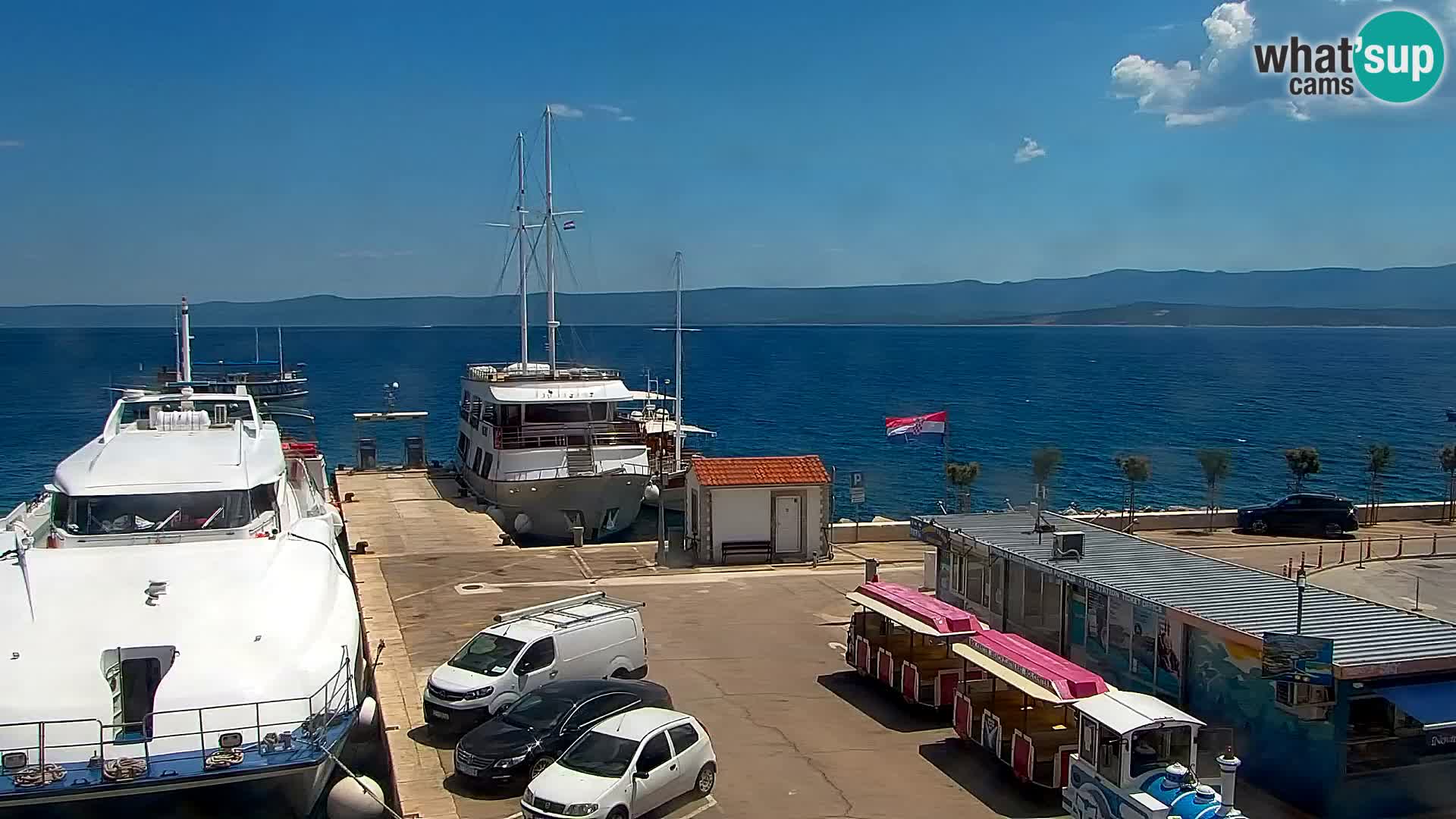 Webcam Bol Hafen & Ortszentrum – Liveblick aus Bol auf der Insel Brač
