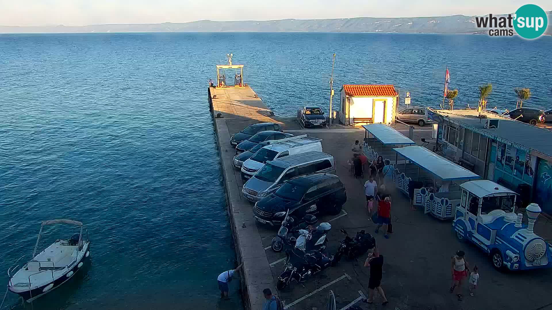 Webcam Bol Hafen & Ortszentrum – Liveblick aus Bol auf der Insel Brač