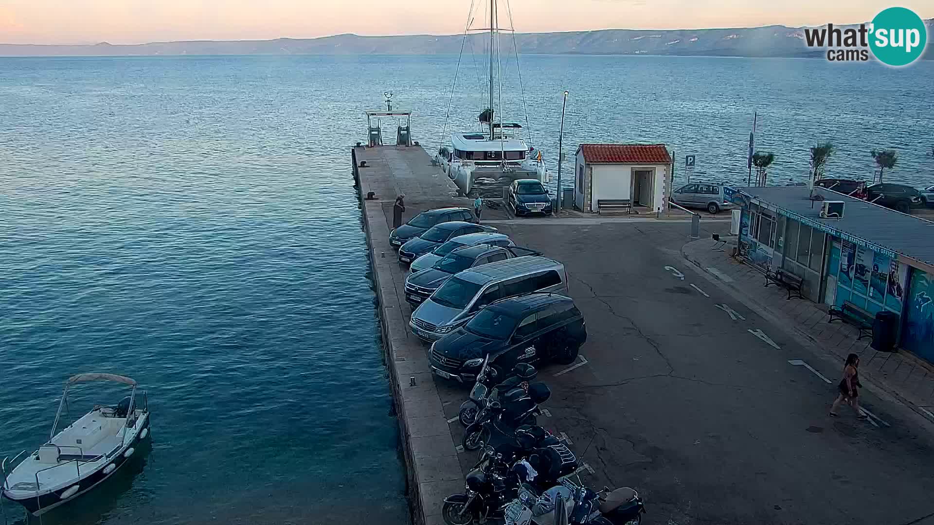 Webcam Bol Hafen & Ortszentrum – Liveblick aus Bol auf der Insel Brač