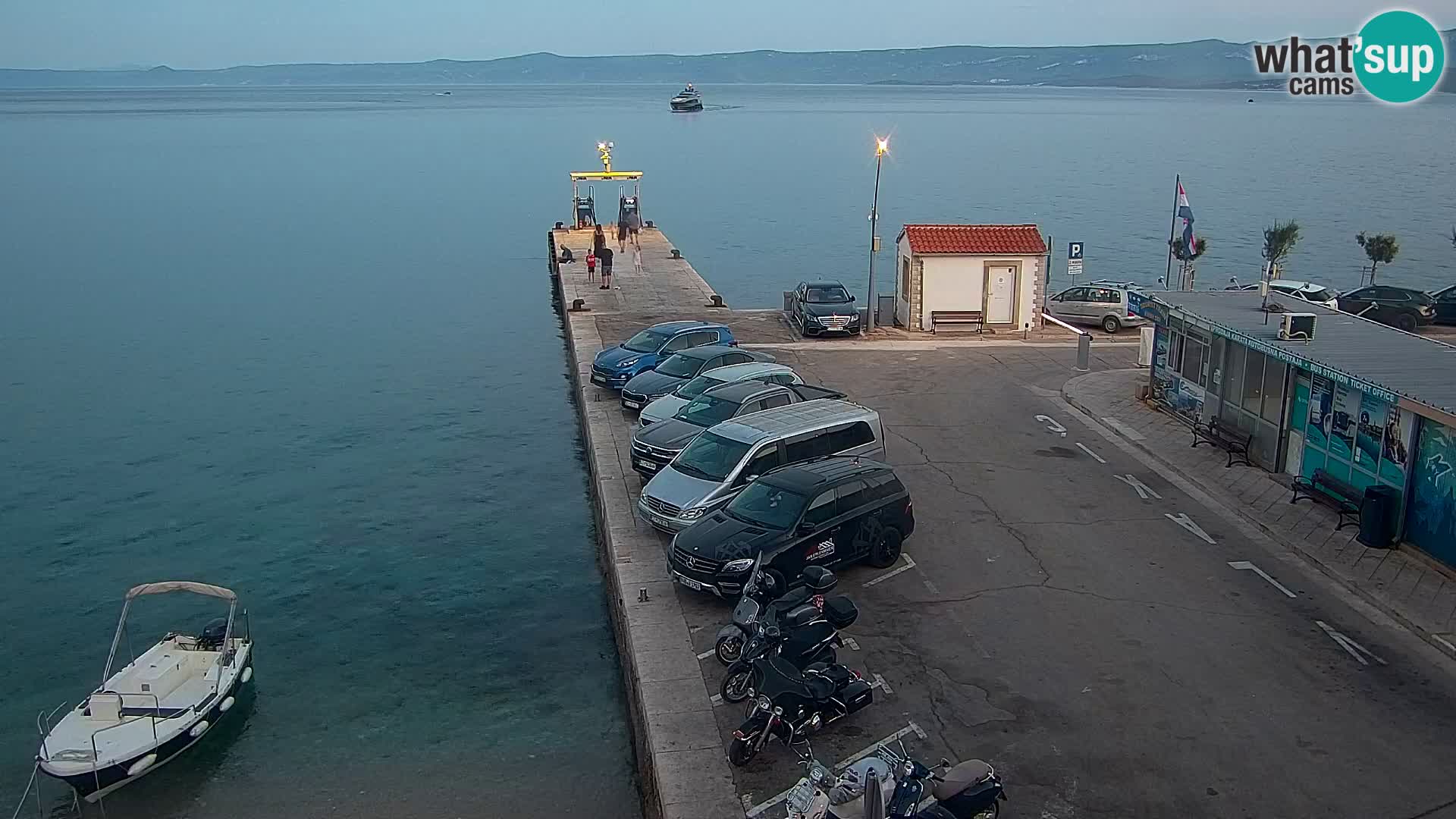 Webcam Bol Town Center & Marina – Live View from Bol, Brač