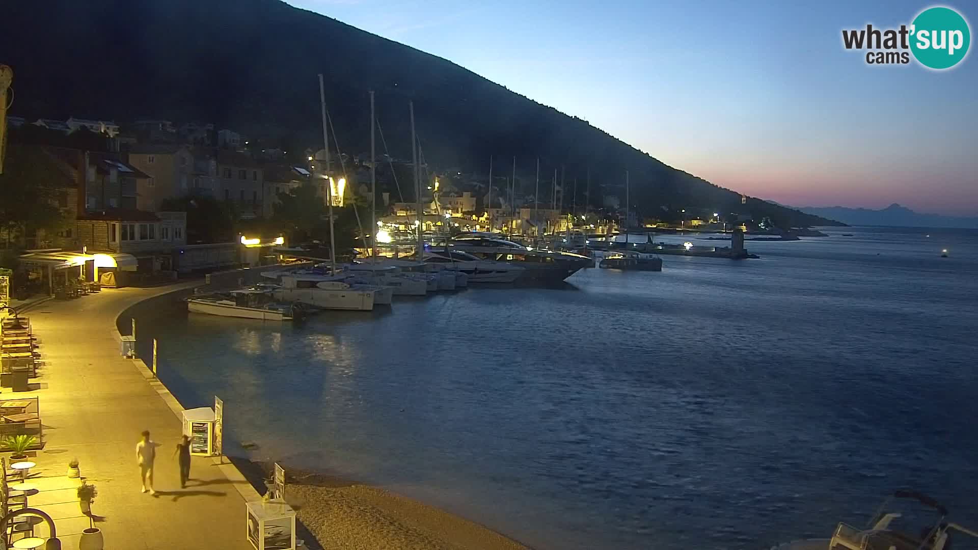 Webcam Bol Centro e Marina – Vista live dal porto di Bol