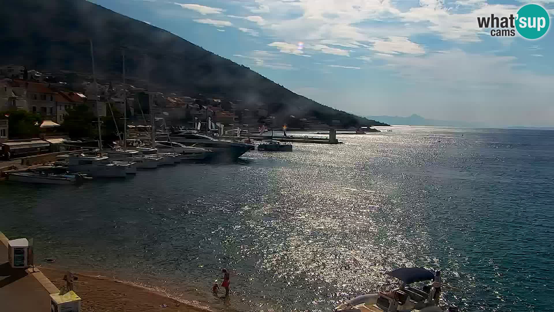 Webcam Bol Centro e Marina – Vista live dal porto di Bol
