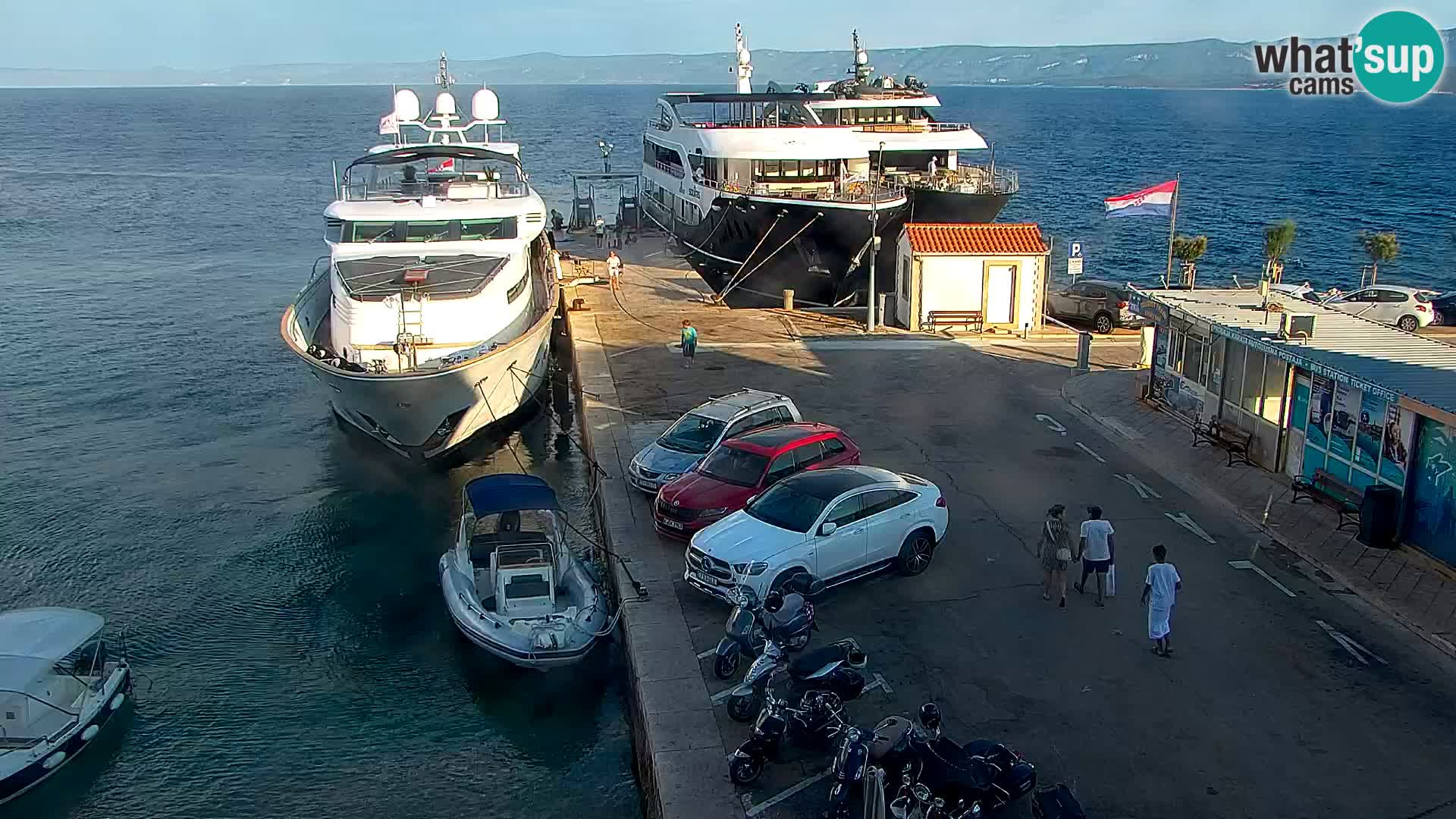 Webcam Bol Town Center & Marina – Live View from Bol, Brač