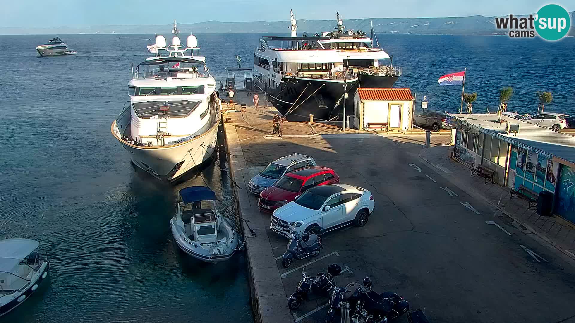 Webcam Bol Town Center & Marina – Live View from Bol, Brač