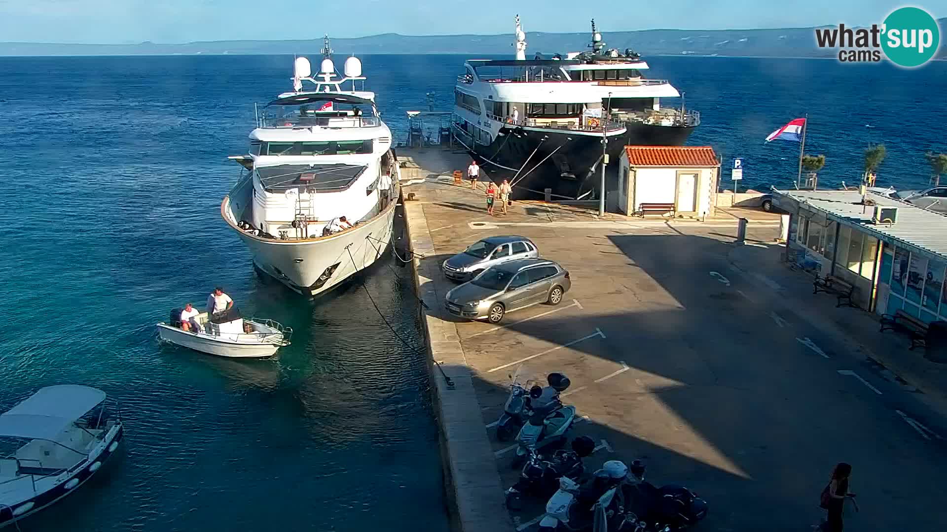 Webcam Bol Town Center & Marina – Live View from Bol, Brač