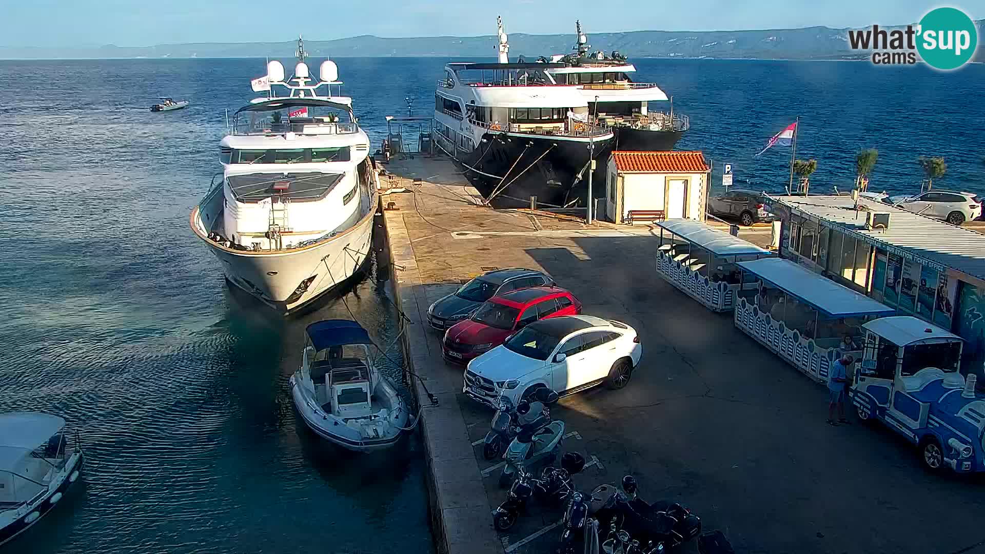 Webcam Bol Hafen & Ortszentrum – Liveblick aus Bol auf der Insel Brač