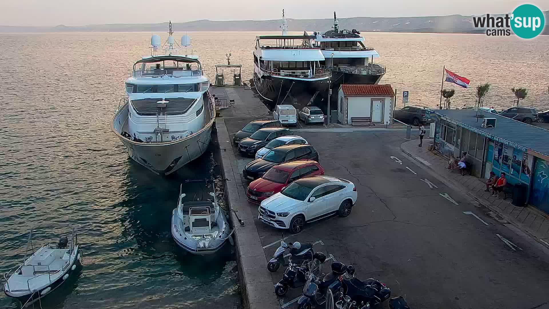 Webcam Bol Town Center & Marina – Live View from Bol, Brač