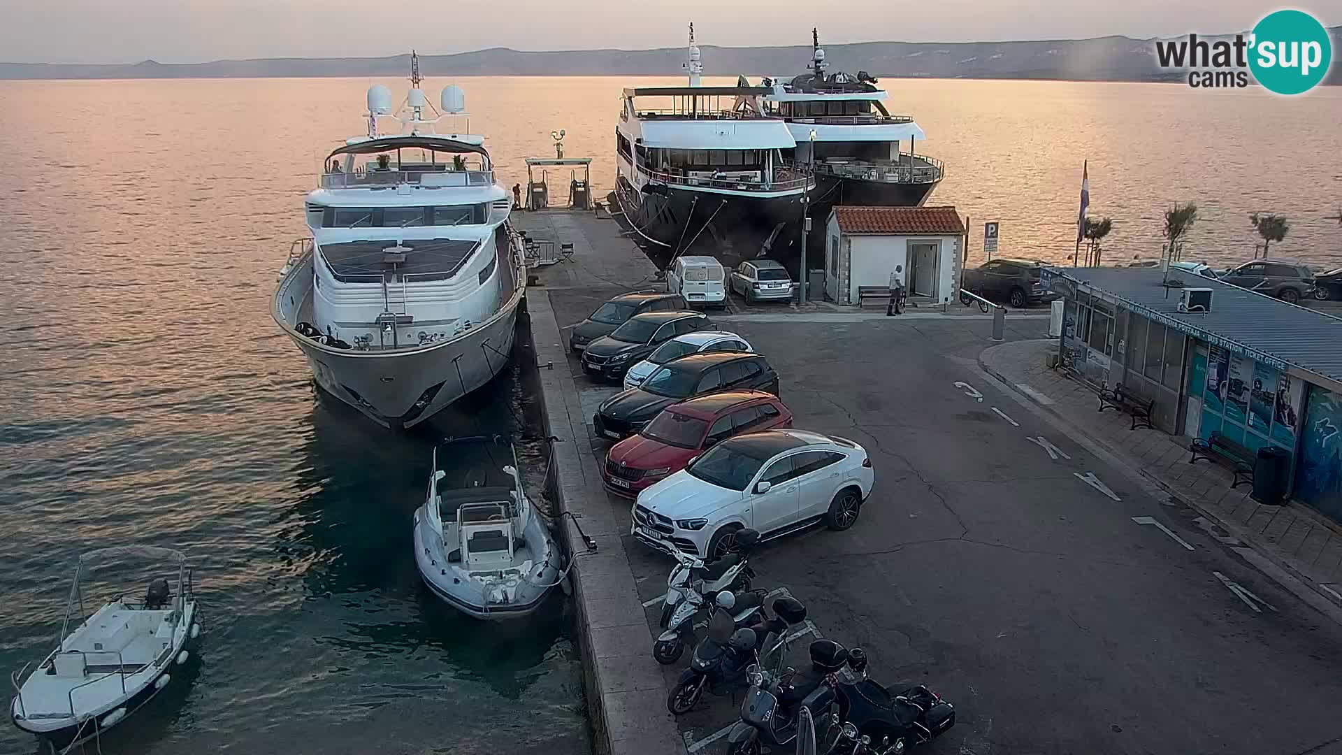 Webcam Bol Town Center & Marina – Live View from Bol, Brač