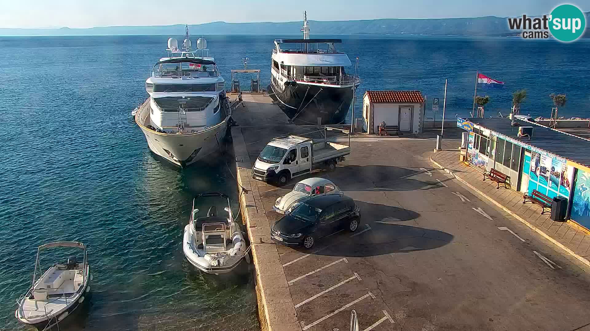 Webcam Bol Centro e Marina – Vista live dal porto di Bol