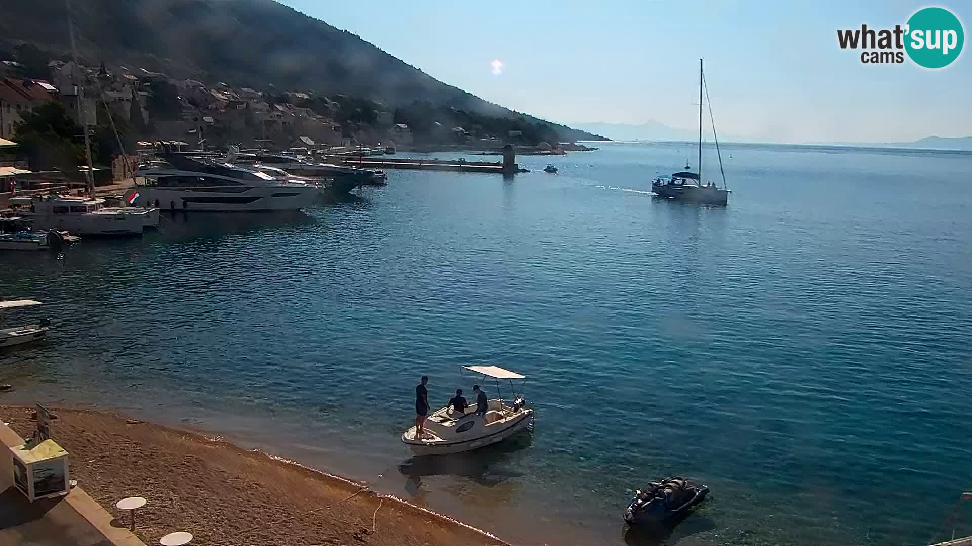 Webcam Bol Hafen & Ortszentrum – Liveblick aus Bol auf der Insel Brač